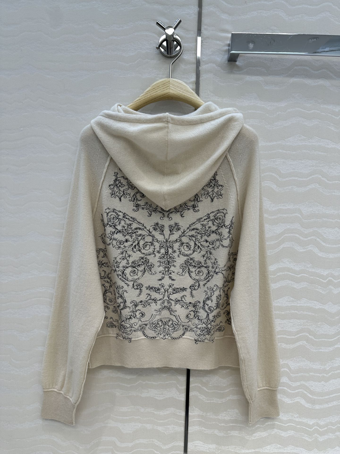 高端原单品质🖤MissD26早春新品限定系列，秘密花园绝美花㚏刺绣羊绒连帽外套！进口16针工艺，100%