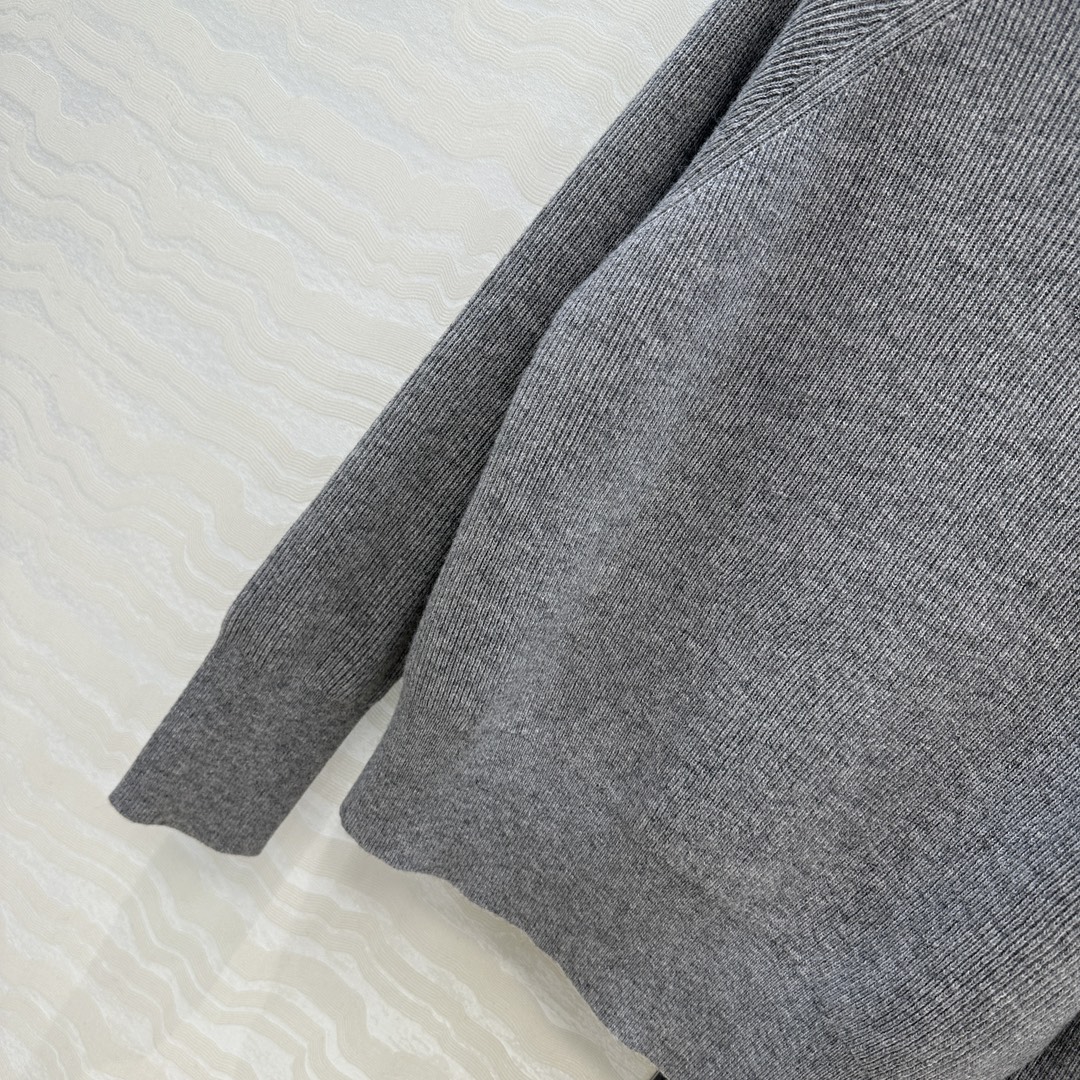 独家首发🍒高端原单品质！行走的高定 Bc铜链刺绣装饰连帽毛衣！金属铜链花朵优雅知性。经典小短款进口羊毛纱