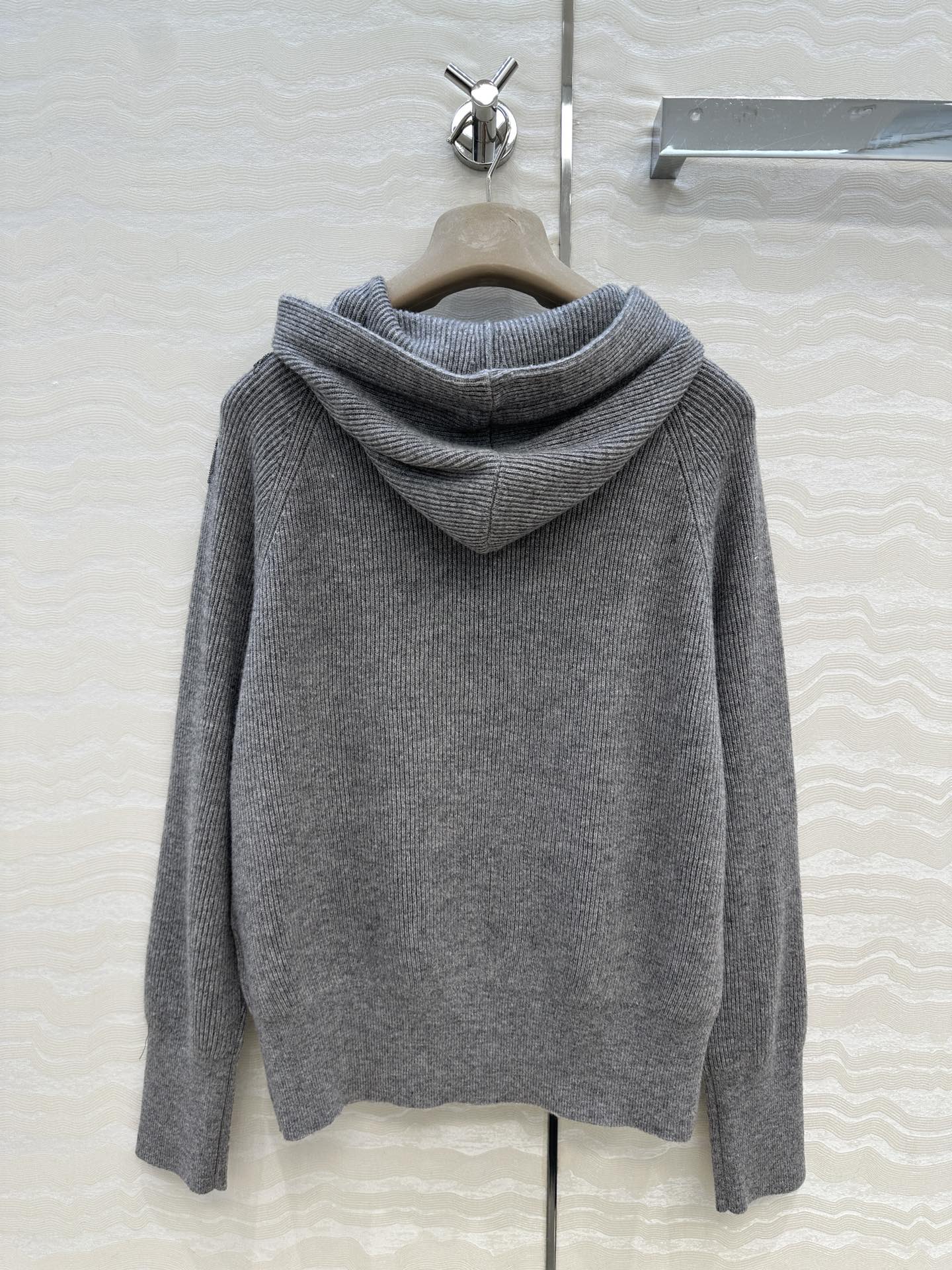 独家首发🍒高端原单品质！行走的高定 Bc铜链刺绣装饰连帽毛衣！金属铜链花朵优雅知性。经典小短款进口羊毛纱