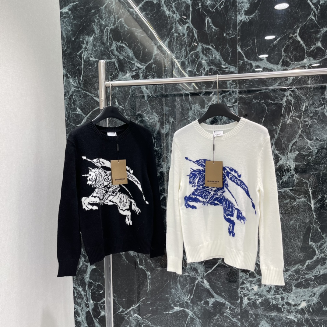 BBR 25秋冬新款 战马钩花套头毛衣 通体螺纹包边细节满分胸前战马徽标装点字母品牌钩花与之呼应彰显高级