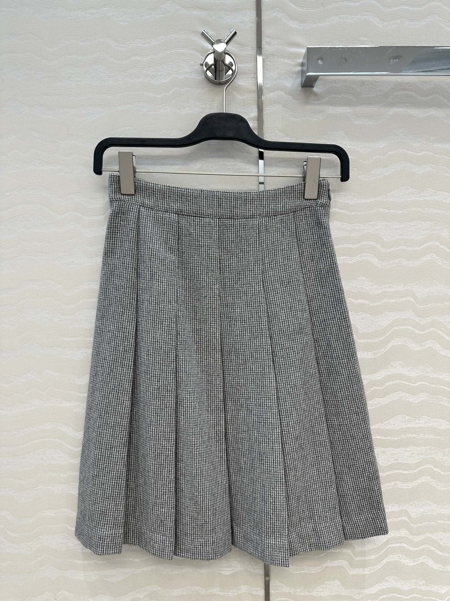 独家首发！原单品质❤️高智感穿搭！CE高级羊毛长半裙！高腰压褶裙摆减龄英伦学院风，立体剪裁时髦又高级设计