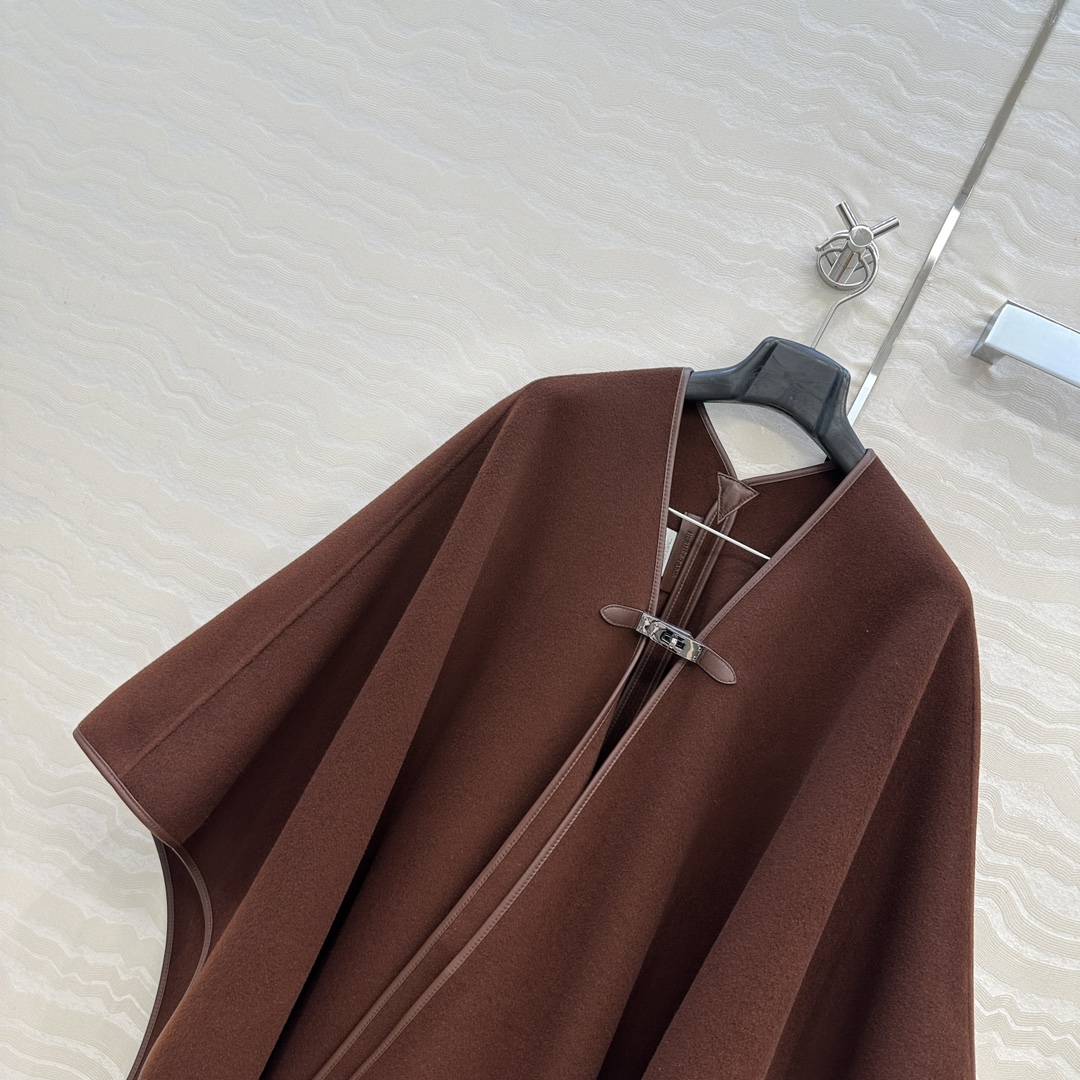 Elegant Wool Blend Cape Scarf with Leather Buckle & Hand-Rolled Edges 3 i1761500701 7249 1