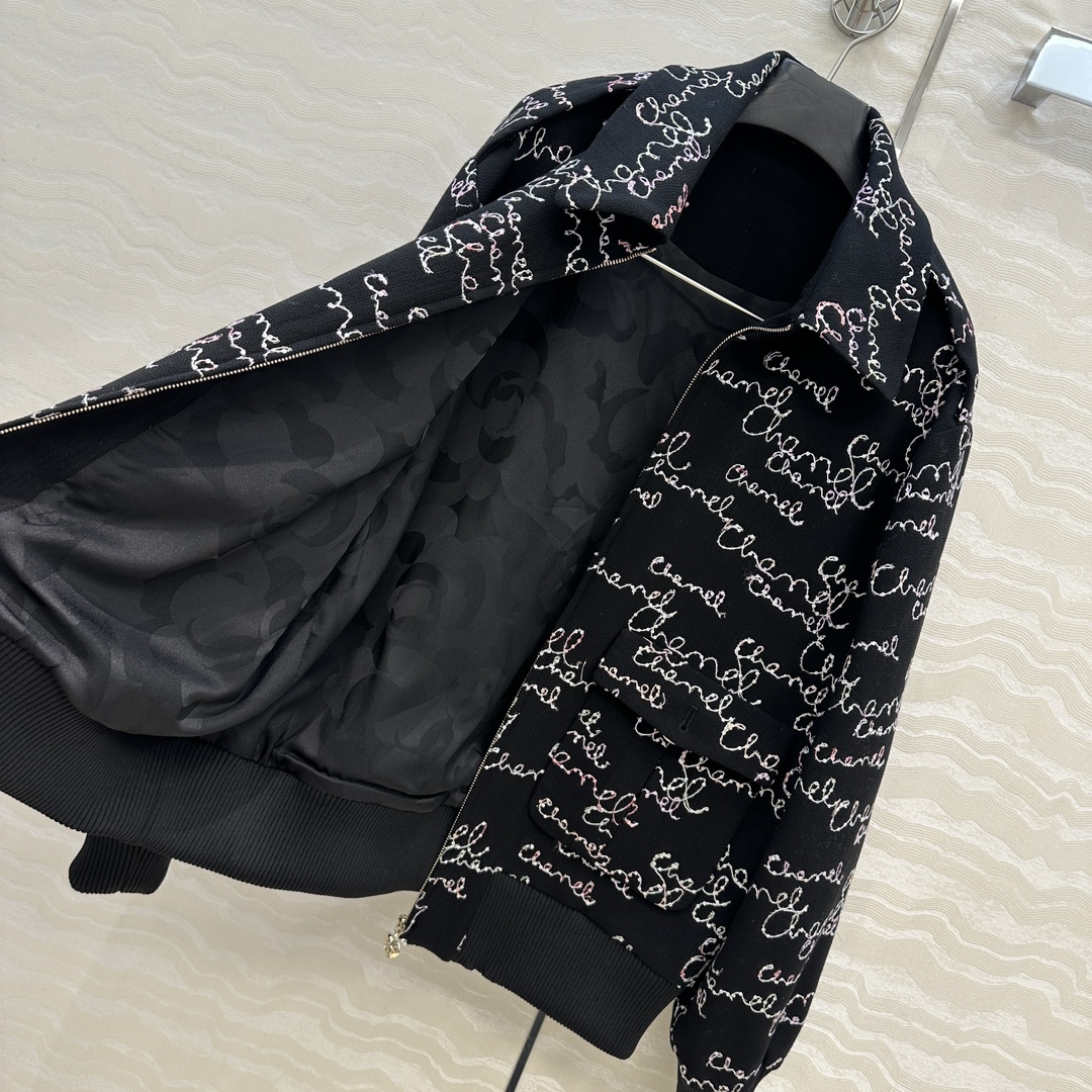 独家首发❤️原单品质🍒coco女孩25B新品，时髦精必备夹克外套，overzise落肩翻领设计帅气高级！