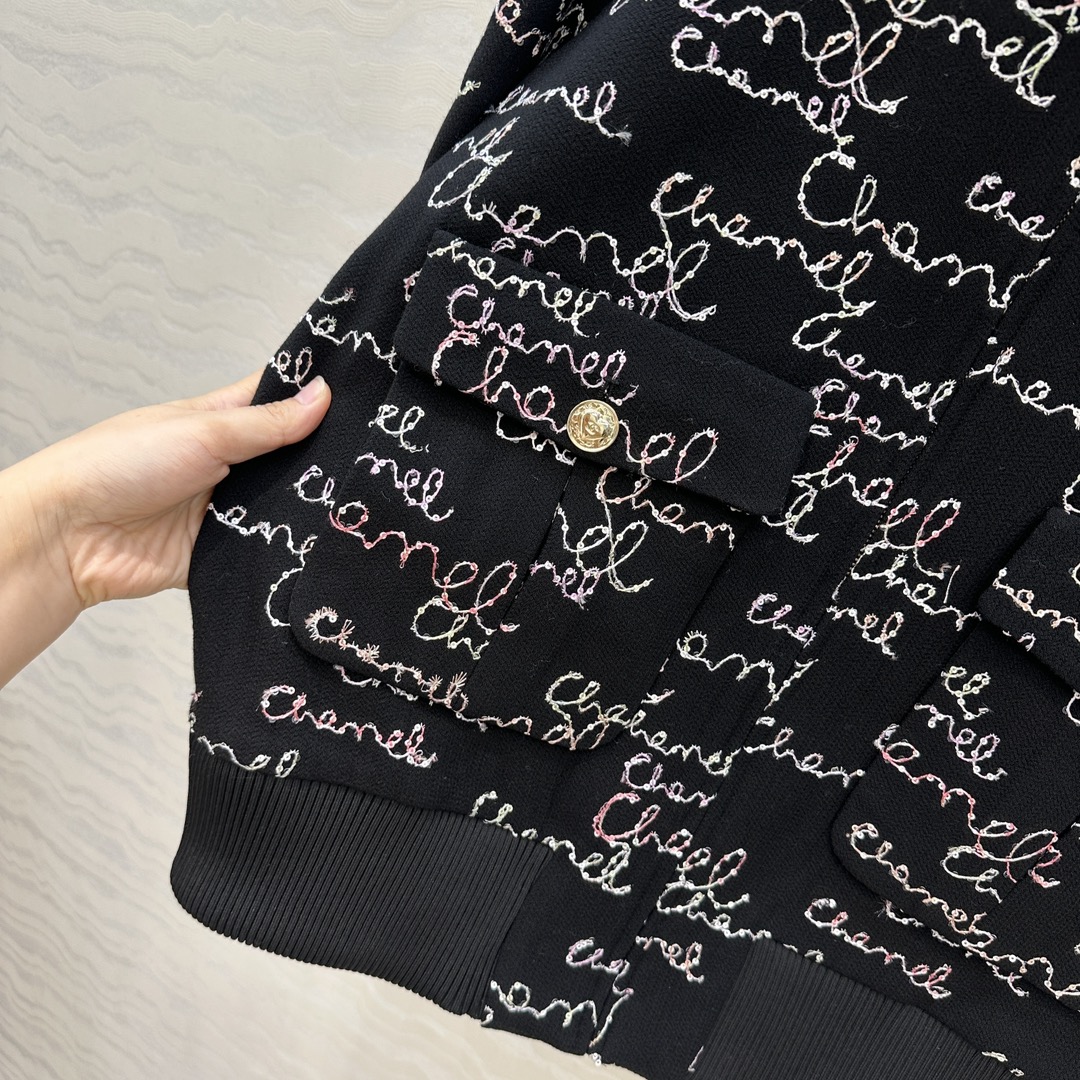 独家首发❤️原单品质🍒coco女孩25B新品，时髦精必备夹克外套，overzise落肩翻领设计帅气高级！