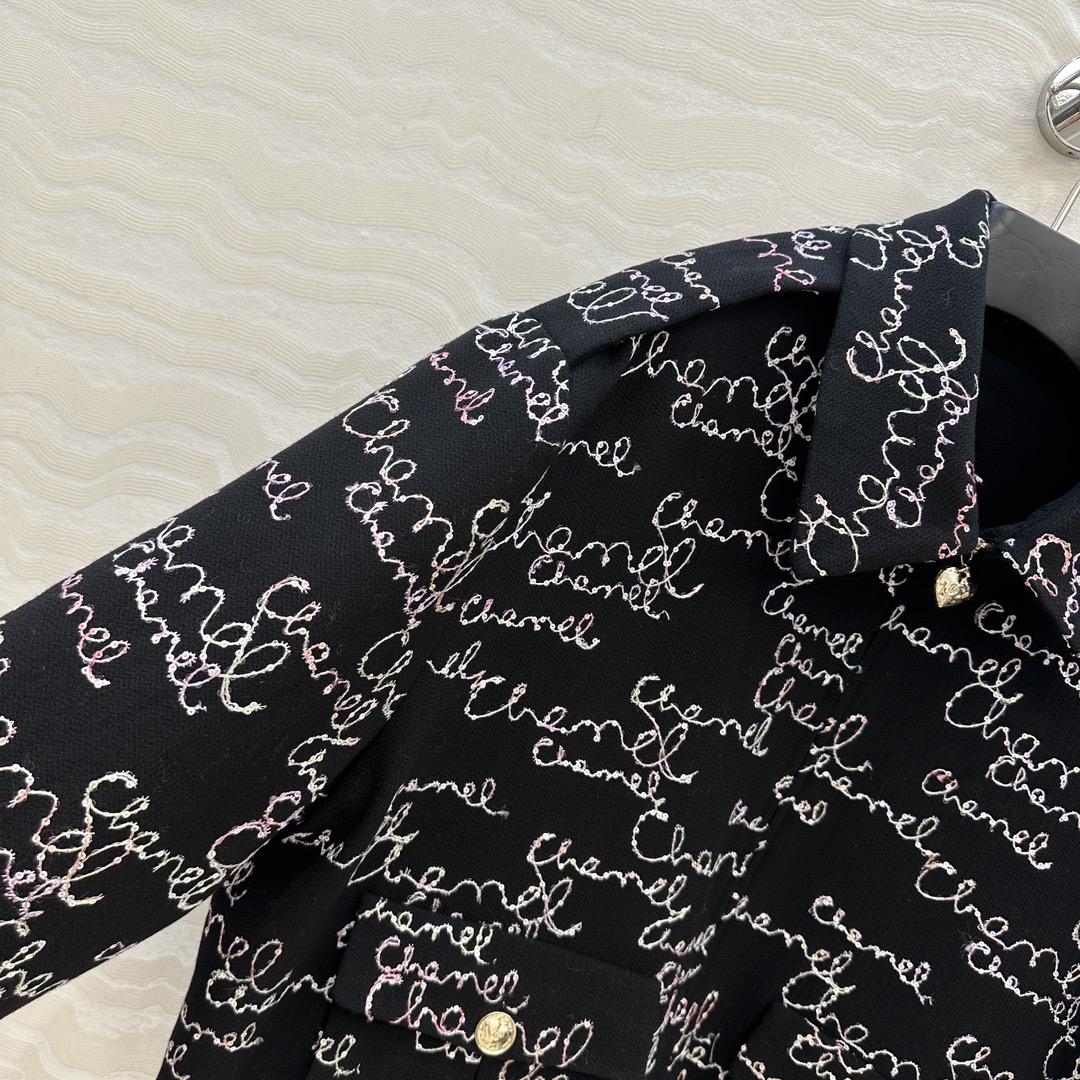 独家首发❤️原单品质🍒coco女孩25B新品，时髦精必备夹克外套，overzise落肩翻领设计帅气高级！