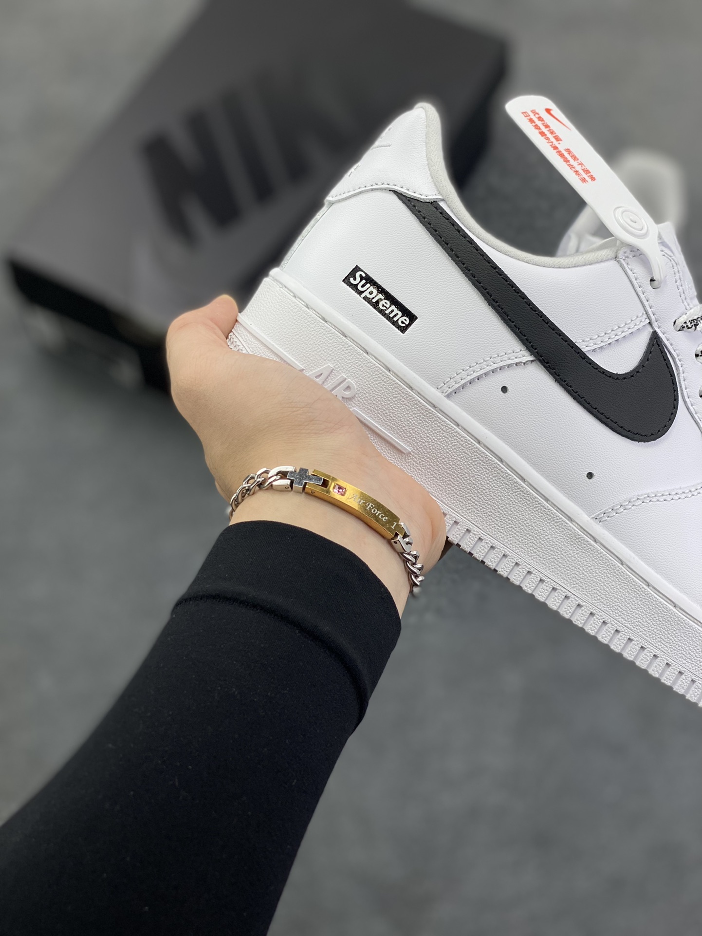 图片[6]-Nike Air Force 1 Low Supreme联名 空军一号低帮运动休闲板鞋 原楦头原纸板 打造纯正空军版型 专注外贸渠道 全掌内置蜂窝气垫 原盒配件 原厂中底钢印、拉帮完美 货号：CU9225-102 尺码：36 36.5 37.5 38 38.5 39 40 40.5 41 42 42.5 43 44 44.5 45-选品中心