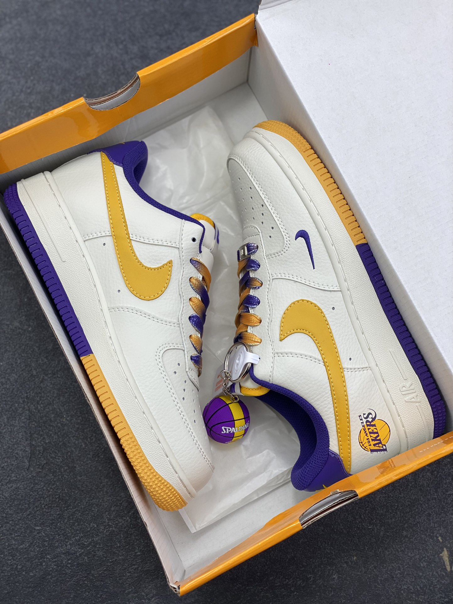 图片[9]-NIke Air Force 1 \’07 Low “NBA联名——紫金湖人”空军一号 低帮 运动鞋 休闲鞋 折边针车 工艺难度大 原楦头原纸板 原装鞋盒 定制五金配件 内置全掌气垫 原厂鞋底 货号：CS5288-006 尺码：36 36.5 37.5 38 38.5 39 40 40.5 41 42 42.5 43 44 44.5 45-选品中心