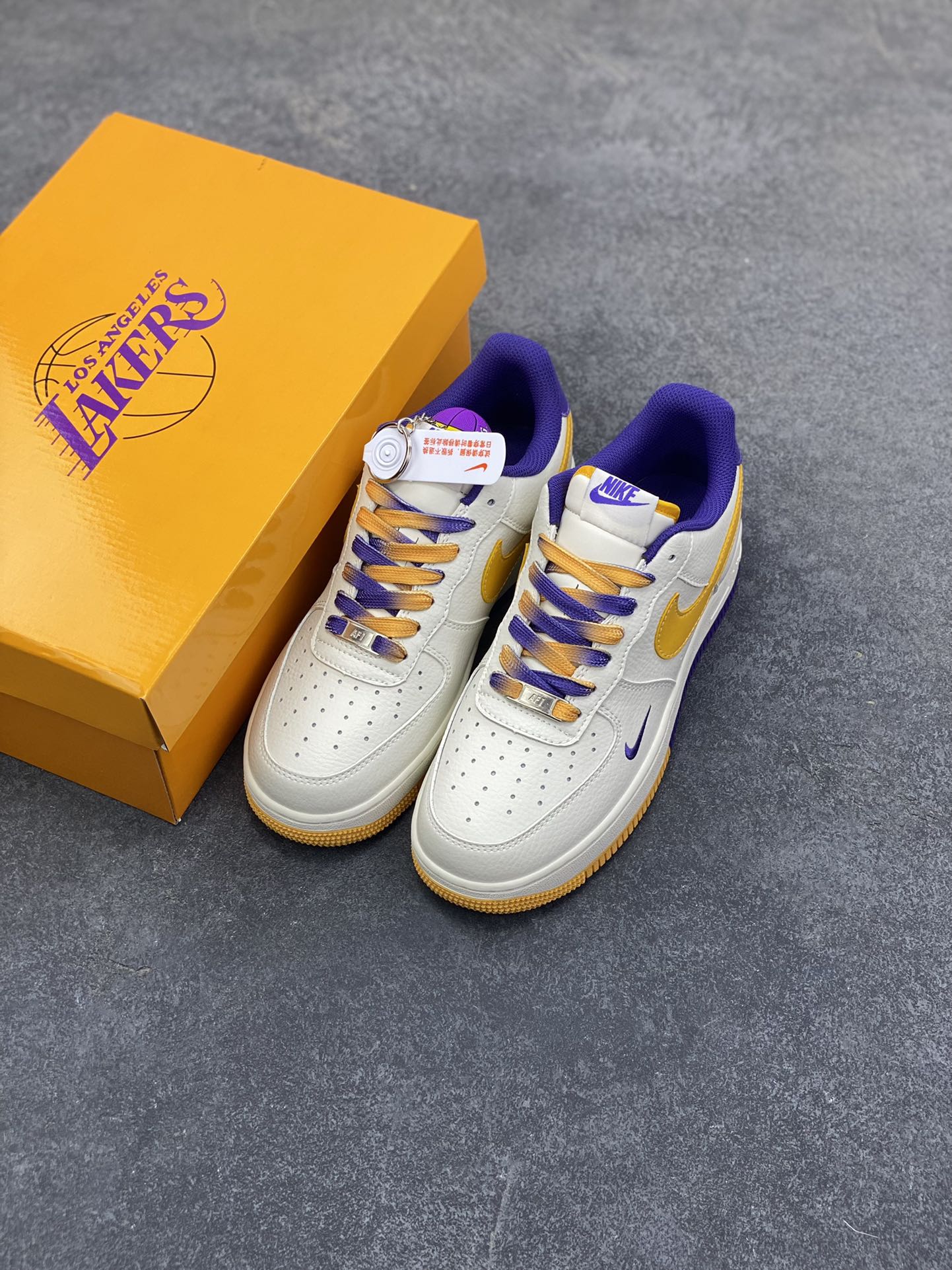 图片[8]-NIke Air Force 1 \’07 Low “NBA联名——紫金湖人”空军一号 低帮 运动鞋 休闲鞋 折边针车 工艺难度大 原楦头原纸板 原装鞋盒 定制五金配件 内置全掌气垫 原厂鞋底 货号：CS5288-006 尺码：36 36.5 37.5 38 38.5 39 40 40.5 41 42 42.5 43 44 44.5 45-选品中心