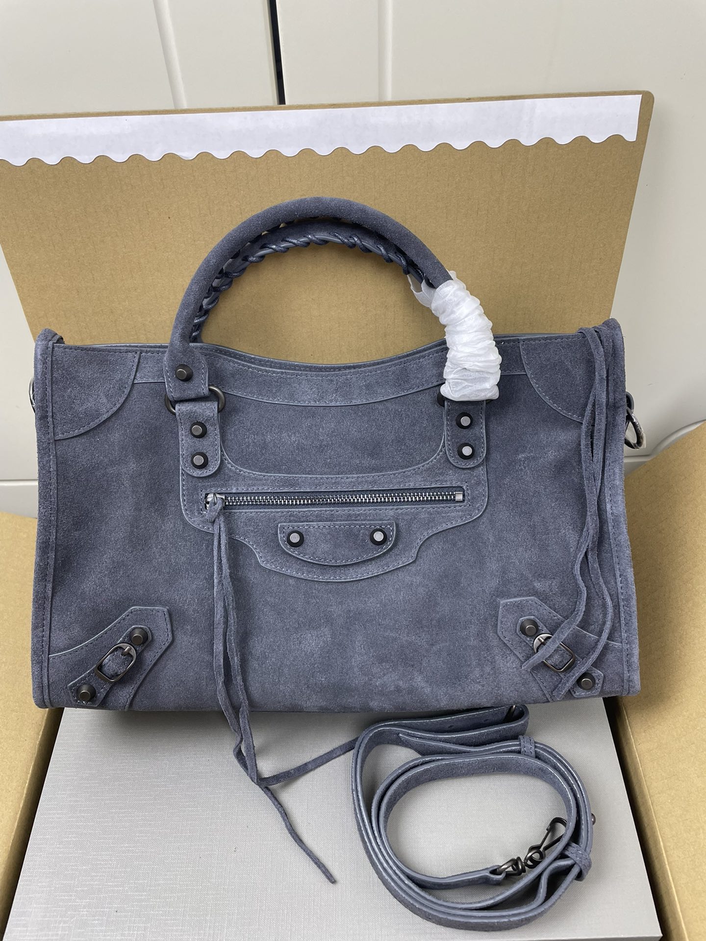 Balenciaga Style Grey Leather Card Holder Bags detail image 1 from source 776225
