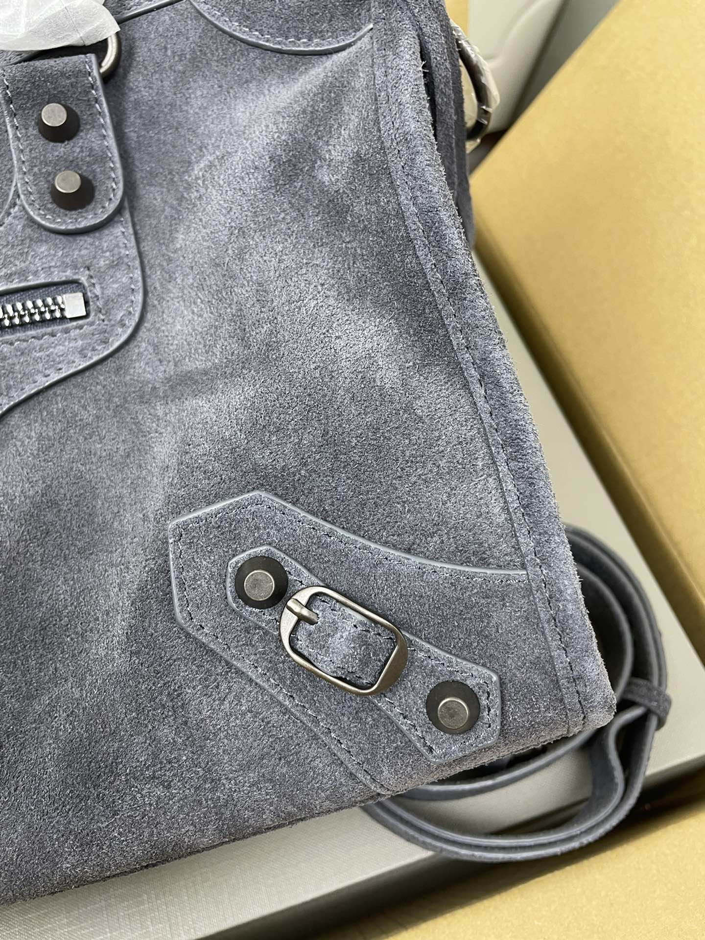 Balenciaga Style Grey Leather Card Holder Bags detail image 6 from source 776225