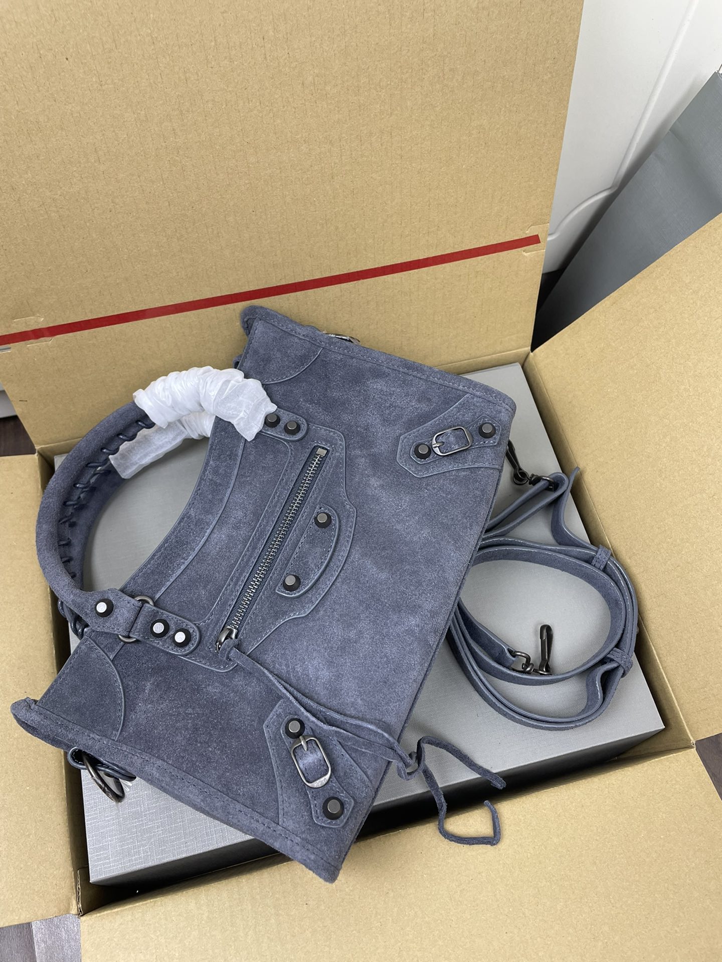 Balenciaga Style Grey Leather Card Holder Bags detail image 4 from source 776226