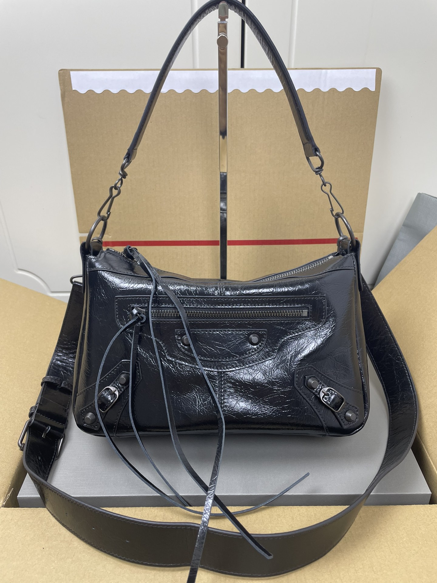 Balenciaga Style Beige Leather Top Handle Bag style reference detail image 1 from source 776256