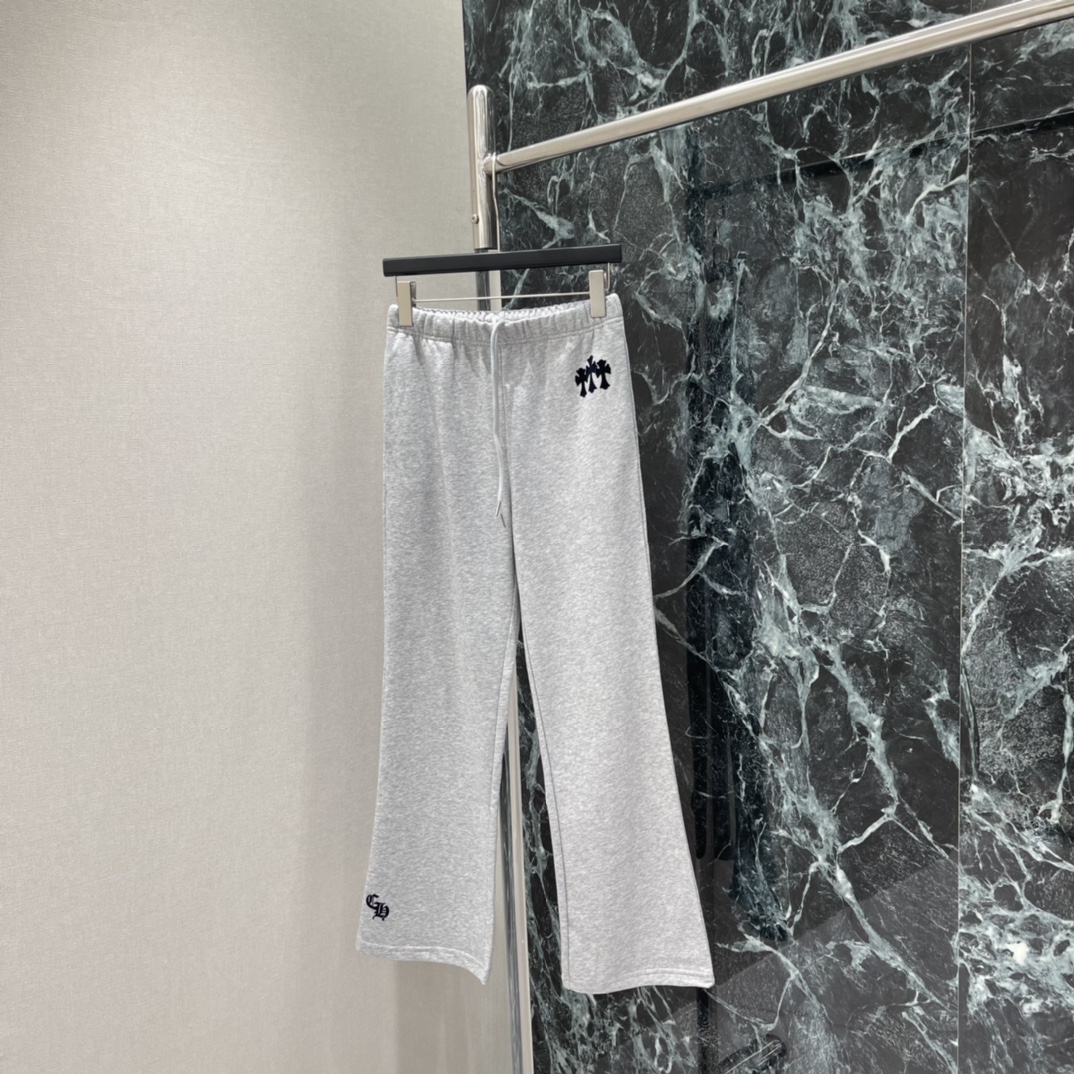 克罗心 25秋冬新款 直筒休闲卫裤 经典植绒品牌三十字梵文品牌标志 彰显品牌格调 休闲款搭卫衣和T恤都非