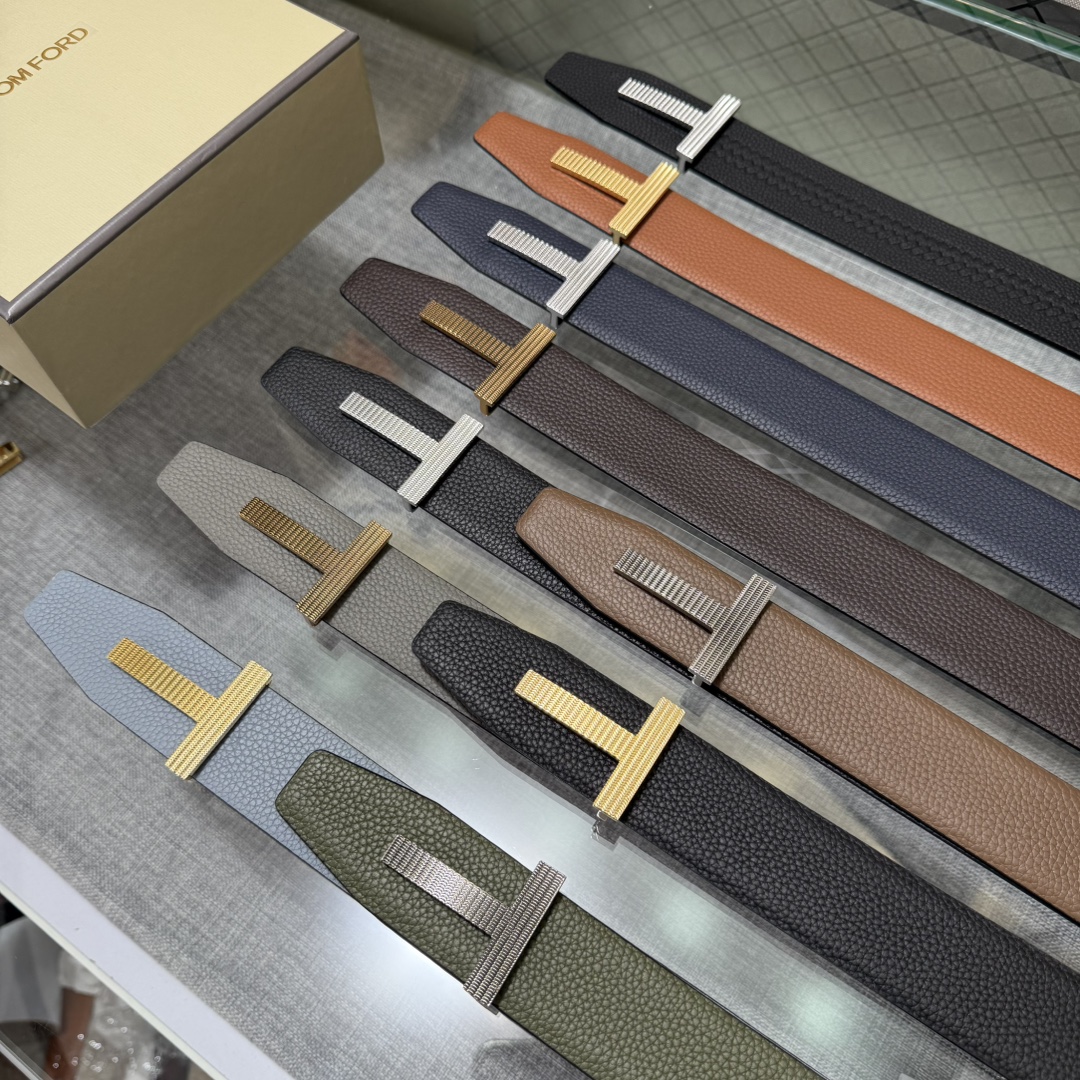 汤姆福特最新网红爆款双面头层牛皮专柜同步3.8宽新款上市了，原版牛皮，搭配铜扣，优雅，大方用的方便。谢谢