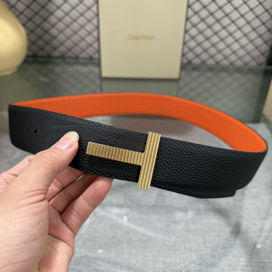 汤姆福特最新网红爆款双面头层牛皮专柜同步3.8宽新款上市了，原版牛皮，搭配铜扣，优雅，大方用的方便。谢谢
