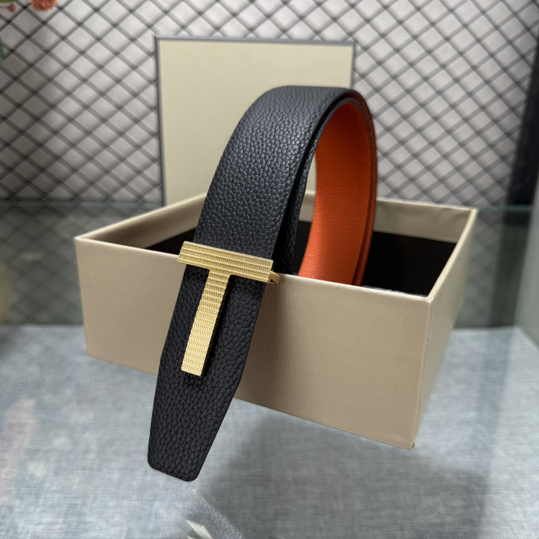 汤姆福特最新网红爆款双面头层牛皮专柜同步3.8宽新款上市了，原版牛皮，搭配铜扣，优雅，大方用的方便。谢谢