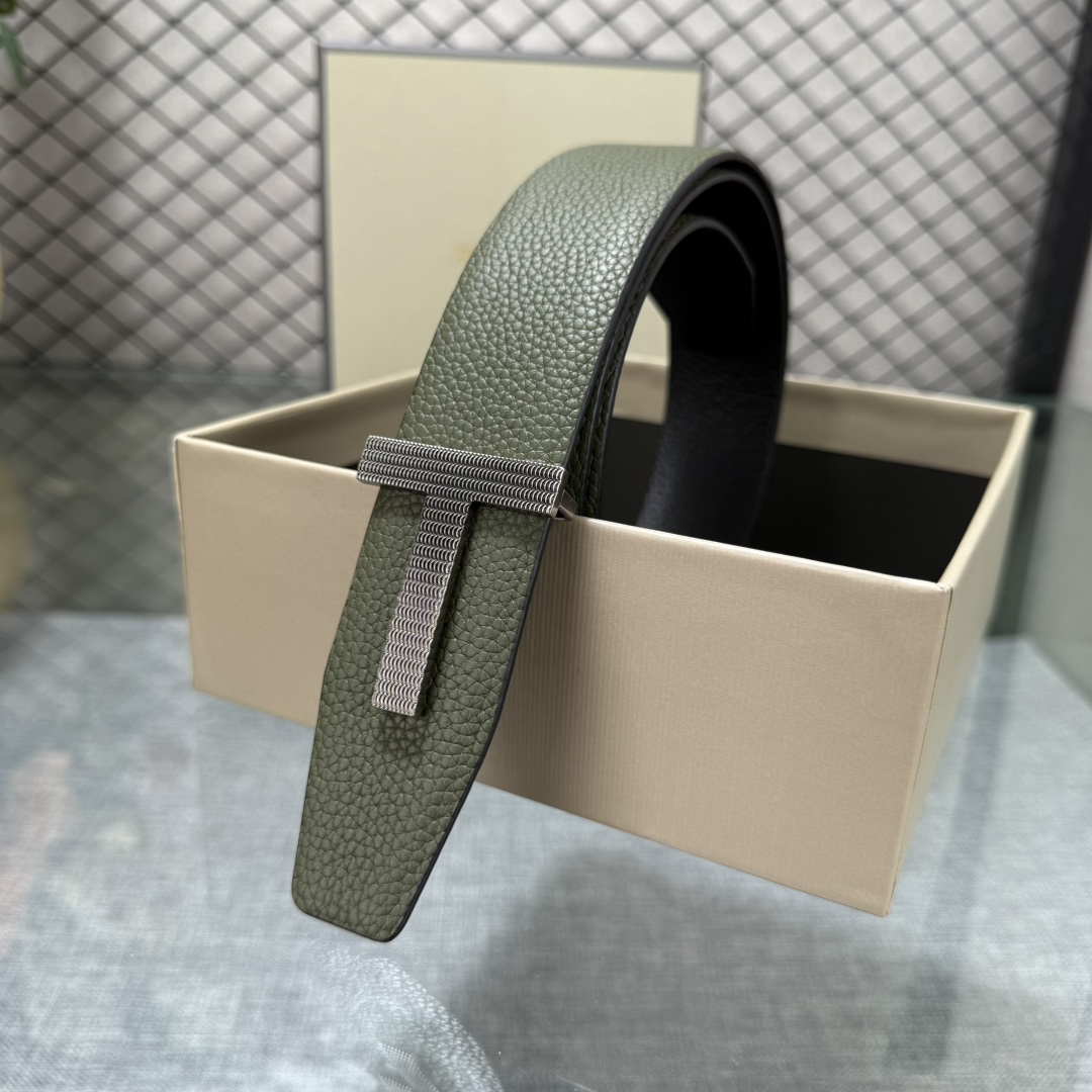 汤姆福特最新网红爆款双面头层牛皮专柜同步3.8宽新款上市了，原版牛皮，搭配铜扣，优雅，大方用的方便。谢谢