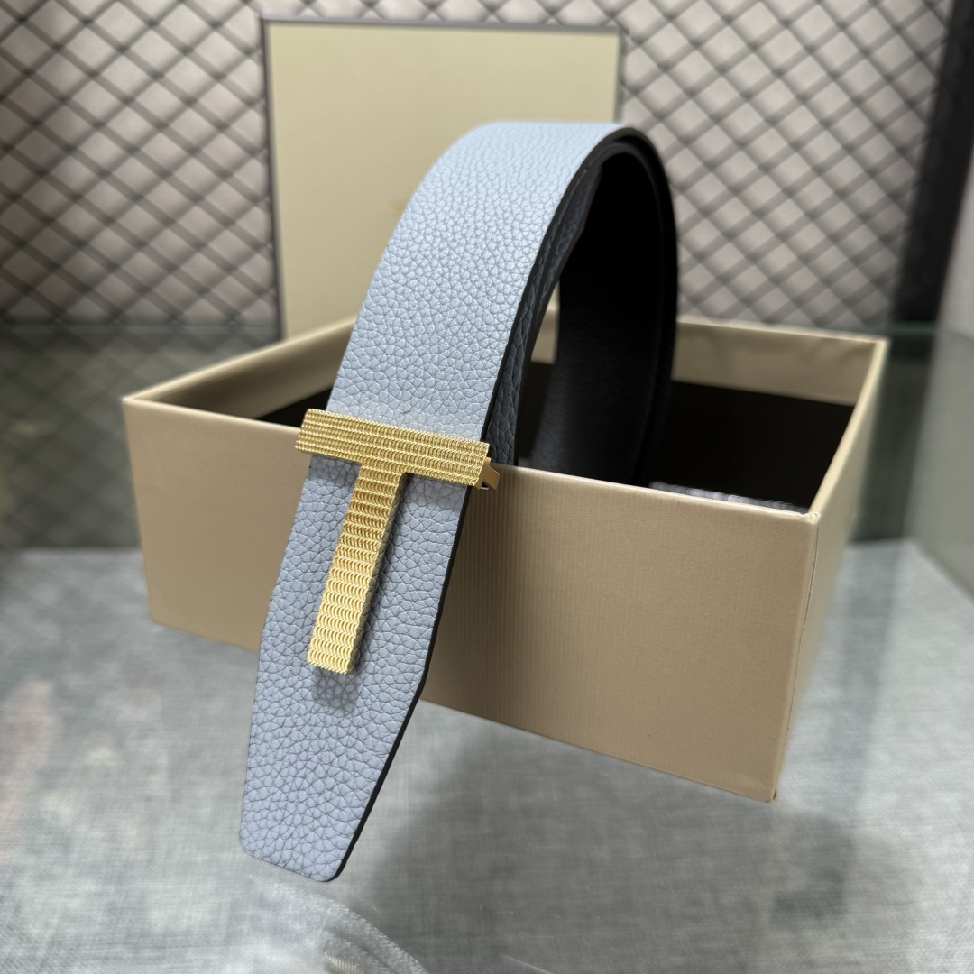 汤姆福特最新网红爆款双面头层牛皮专柜同步3.8宽新款上市了，原版牛皮，搭配铜扣，优雅，大方用的方便。谢谢