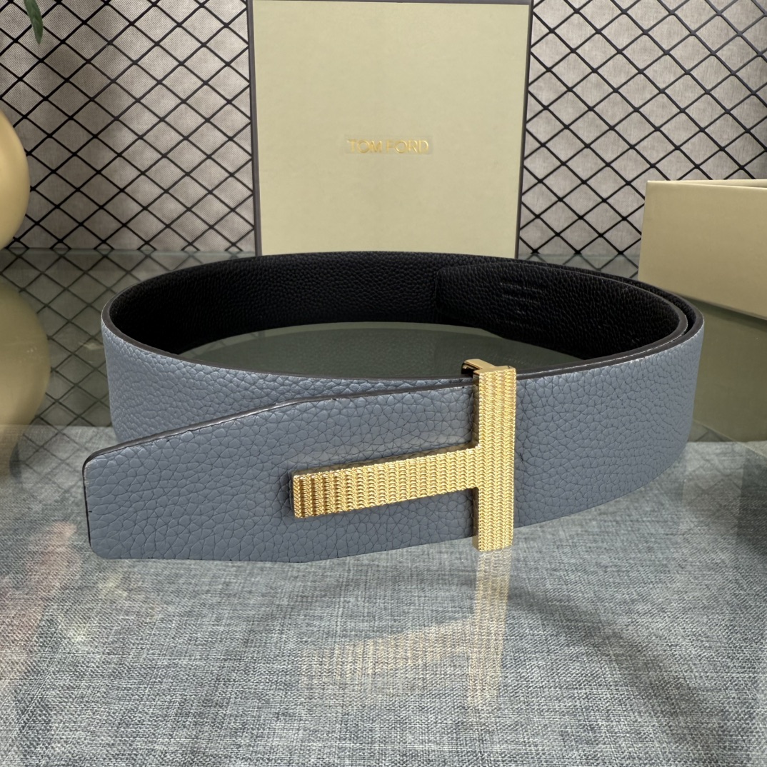 汤姆福特最新网红爆款双面头层牛皮专柜同步3.8宽新款上市了，原版牛皮，搭配铜扣，优雅，大方用的方便。谢谢