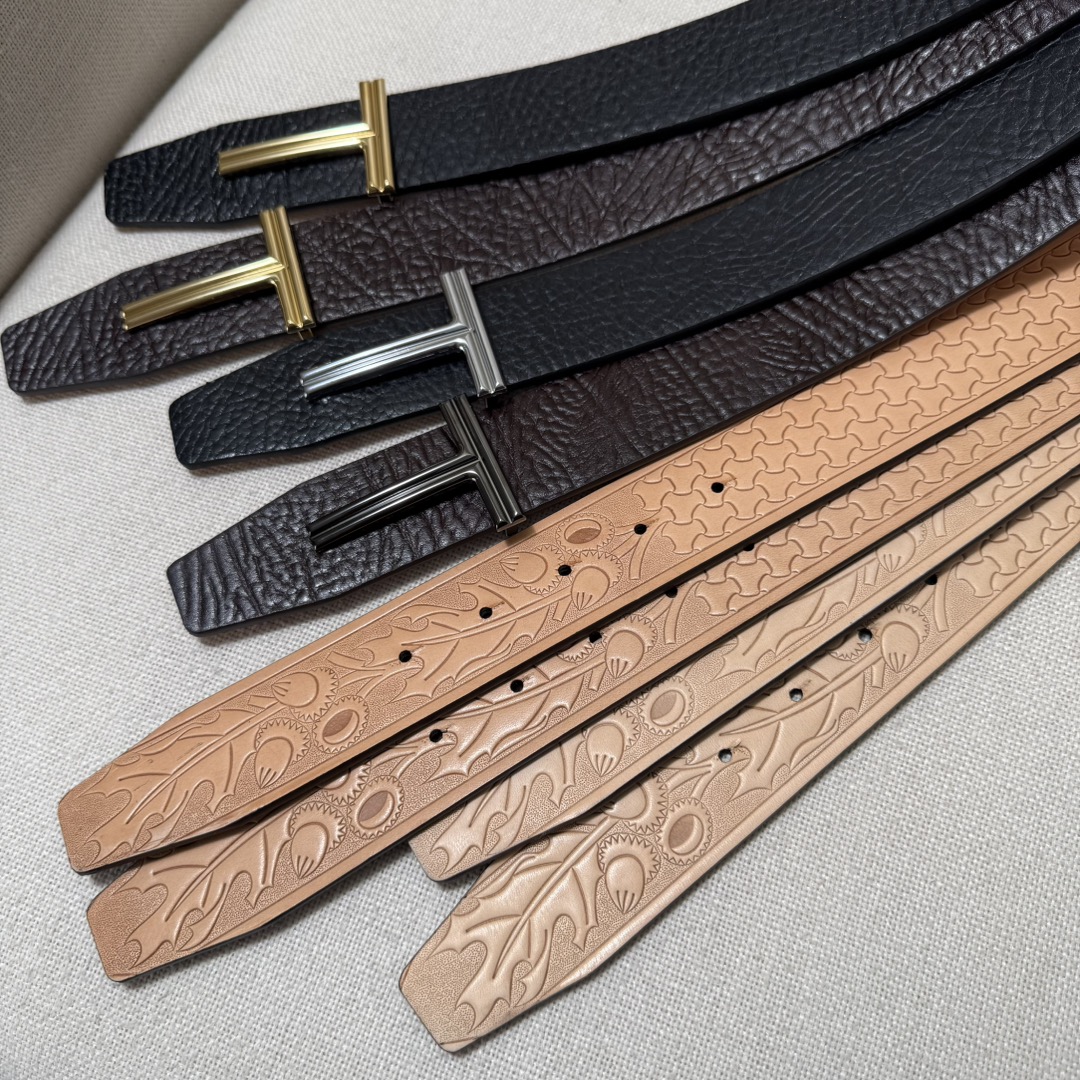 汤姆福特最新网红爆款双面头层牛皮专柜同步3.8宽新款上市了，原版牛皮，搭配铜扣，优雅，大方用的方便。谢谢