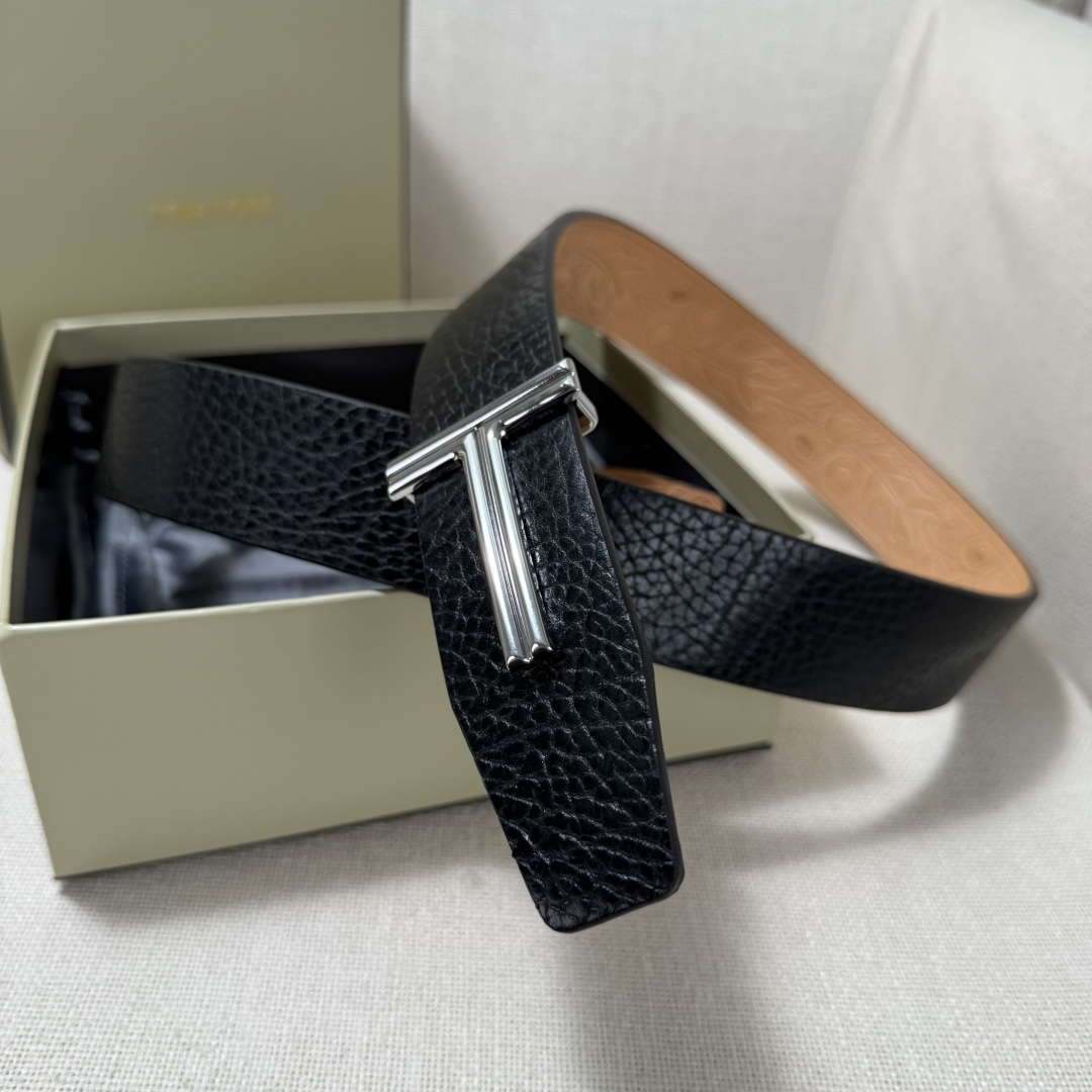 汤姆福特最新网红爆款双面头层牛皮专柜同步3.8宽新款上市了，原版牛皮，搭配铜扣，优雅，大方用的方便。谢谢