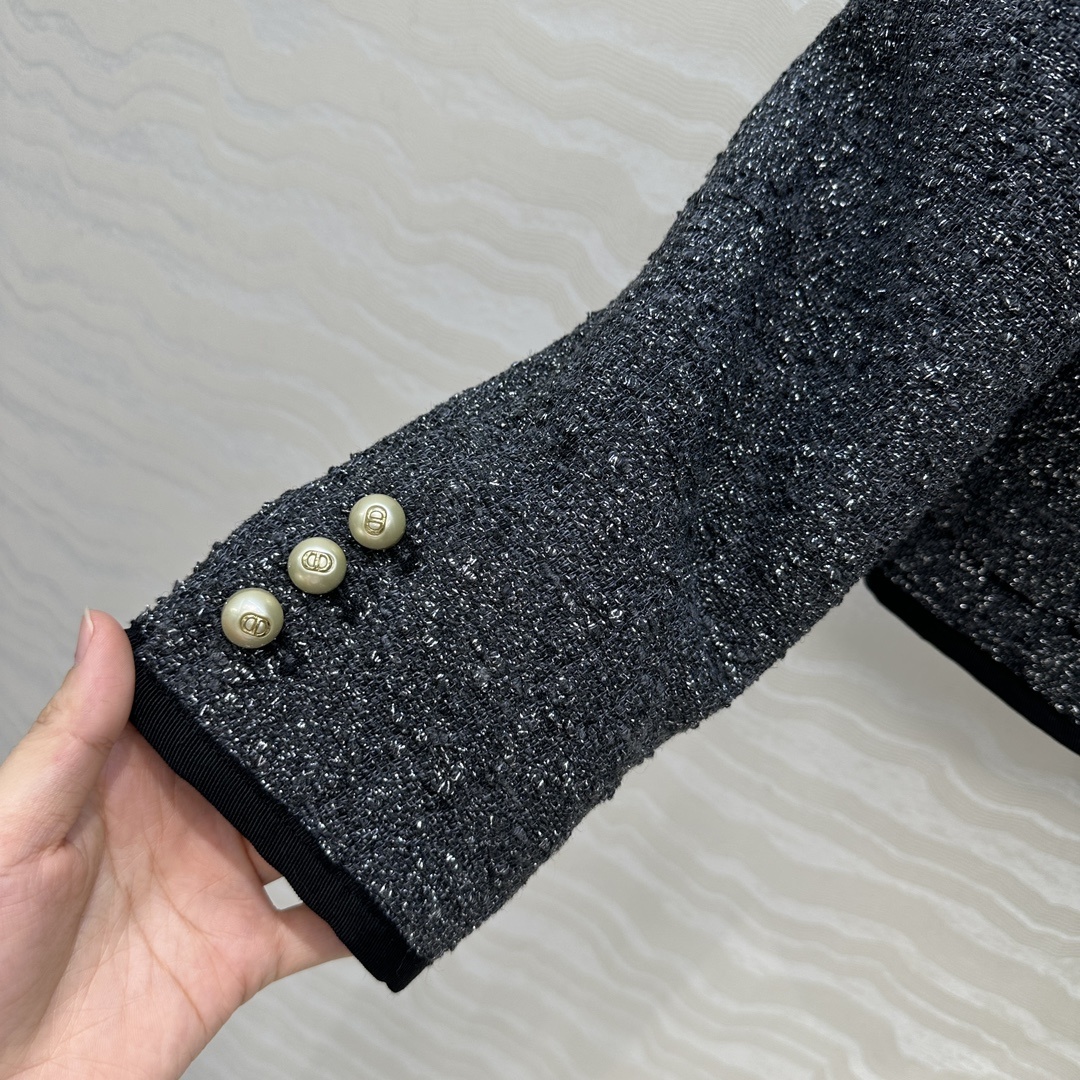 独家首发❤️高端原单品质!认准我家100%真丝里衬。Miss D 25秋冬新品限定灰金经典箱型圆领西装小