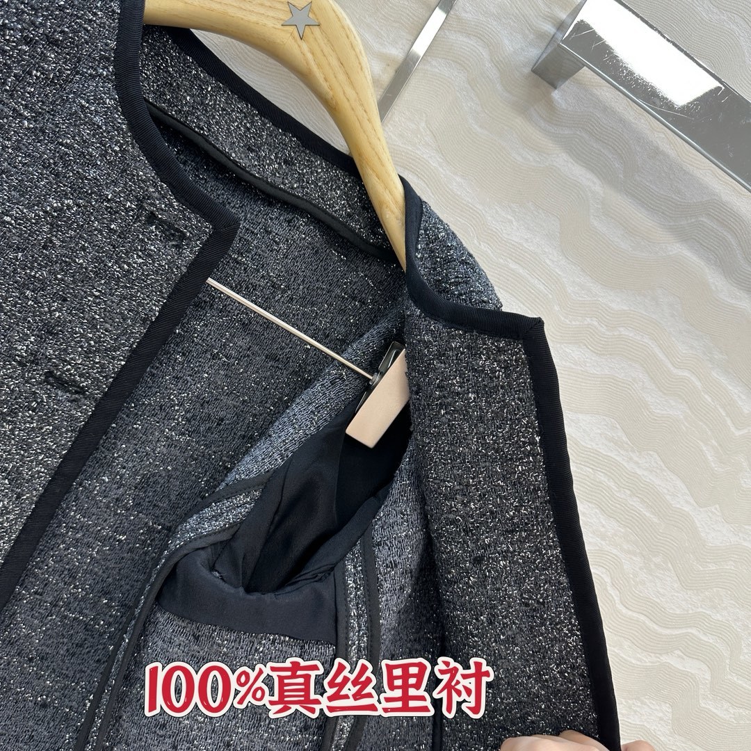 独家首发❤️高端原单品质!认准我家100%真丝里衬。Miss D 25秋冬新品限定灰金经典箱型圆领西装小