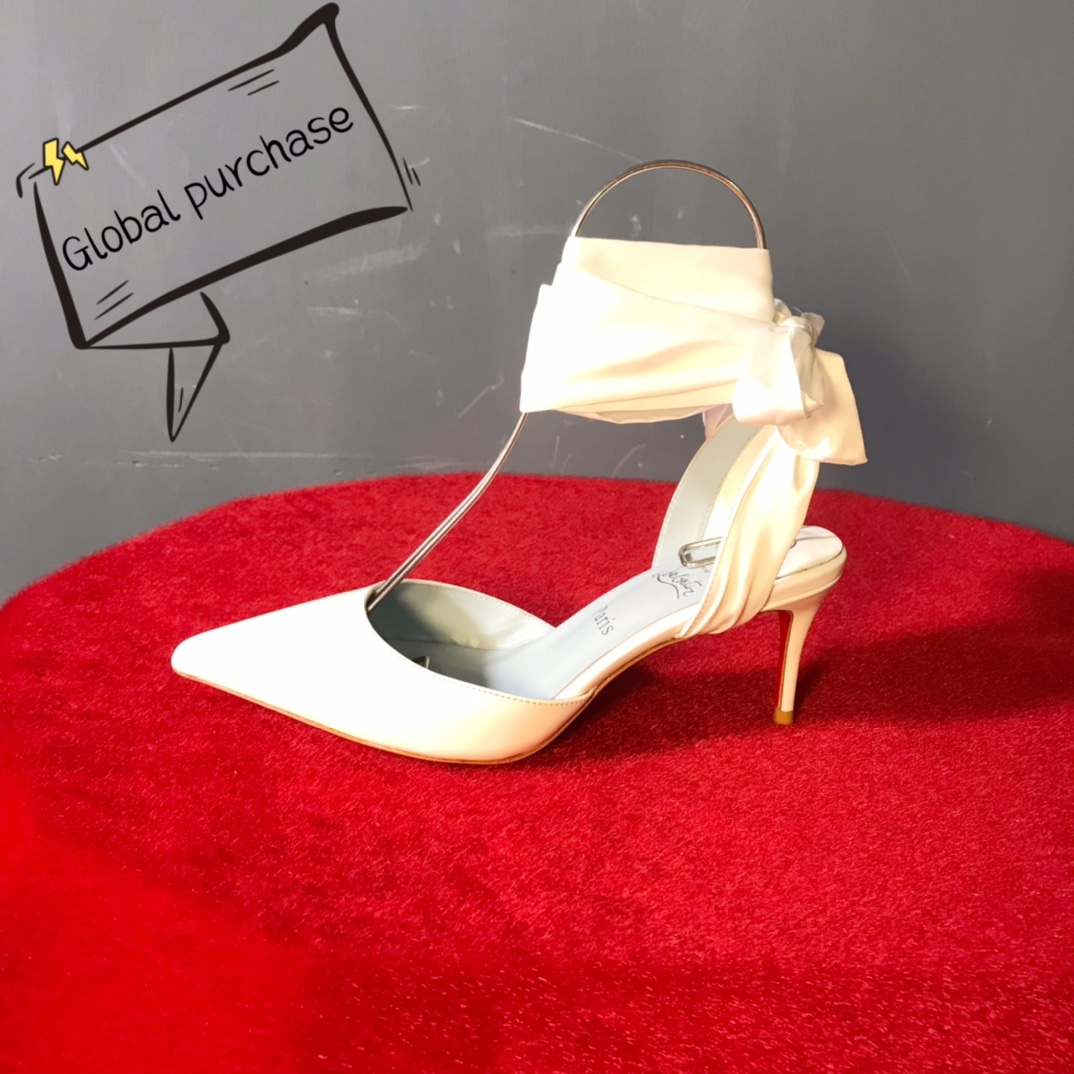 NO:574056,High-end customized autumn and winter classic series!  H7Cm, size 34-42. Customized models are non-refundable and non-exchangeable - 032 white cowhide imported white silk belt. Genuine leather outsole. Standard European code Reference:-032 Color: white Material: cowhide Lining: goat leather Heel height: 7cm Sole: leather sole Size: EUR 34-42 (US 4-11):,, christian louboutin,cowhide,Leather soles19860909高端订制 秋冬精典款系列！ H7Cm,尺码34-42码. 订制款不退不换-032白牛皮进口白丝绸带.真皮大底. 标准欧码 Reference:-032 Color:white Material:cowhide Lining:goat leather Heel heigh:7cm Sole:leather sole Size:EUR 34－42（US 4一11) :,,christian louboutin,cowhide,Leather soles,Women's Shoes