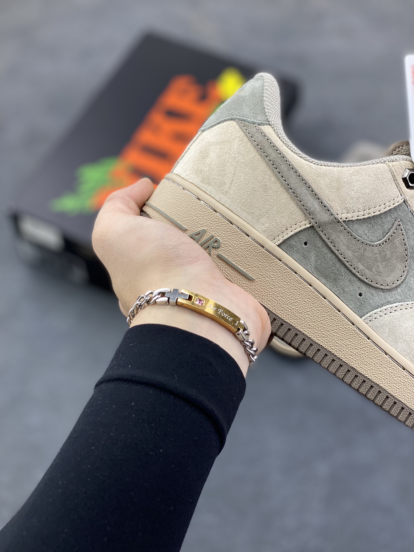 图片[6]-Nike Air Force 1 \’07 Low “头层猪八拼接” 空军一号 高端定制 低帮 运动鞋 休闲鞋 折边针车 工艺难度大 原楦头原纸板 原装鞋盒 定制五金配件 内置全掌气垫 原厂鞋底 货号：DY9867-007 尺码：36 36.5 37.5 38 38.5 39 40 40.5 41 42 42.5 43 44 44.5 45-选品中心