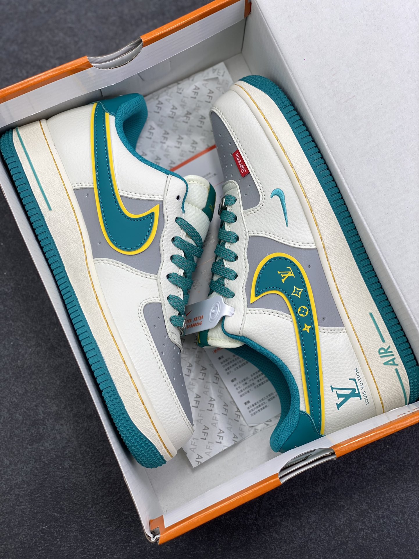图片[9]-NIke Air Force 1 \’07 Low “LV，supreme联名——白绿色”空军一号 低帮 运动鞋 休闲鞋 折边针车 工艺难度大 原楦头原纸板 原装鞋盒 定制五金配件 内置全掌气垫 原厂鞋底 货号：ZY1618-004 尺码：36 36.5 37.5 38 38.5 39 40 40.5 41 42 42.5 43 44 44.5 45-选品中心