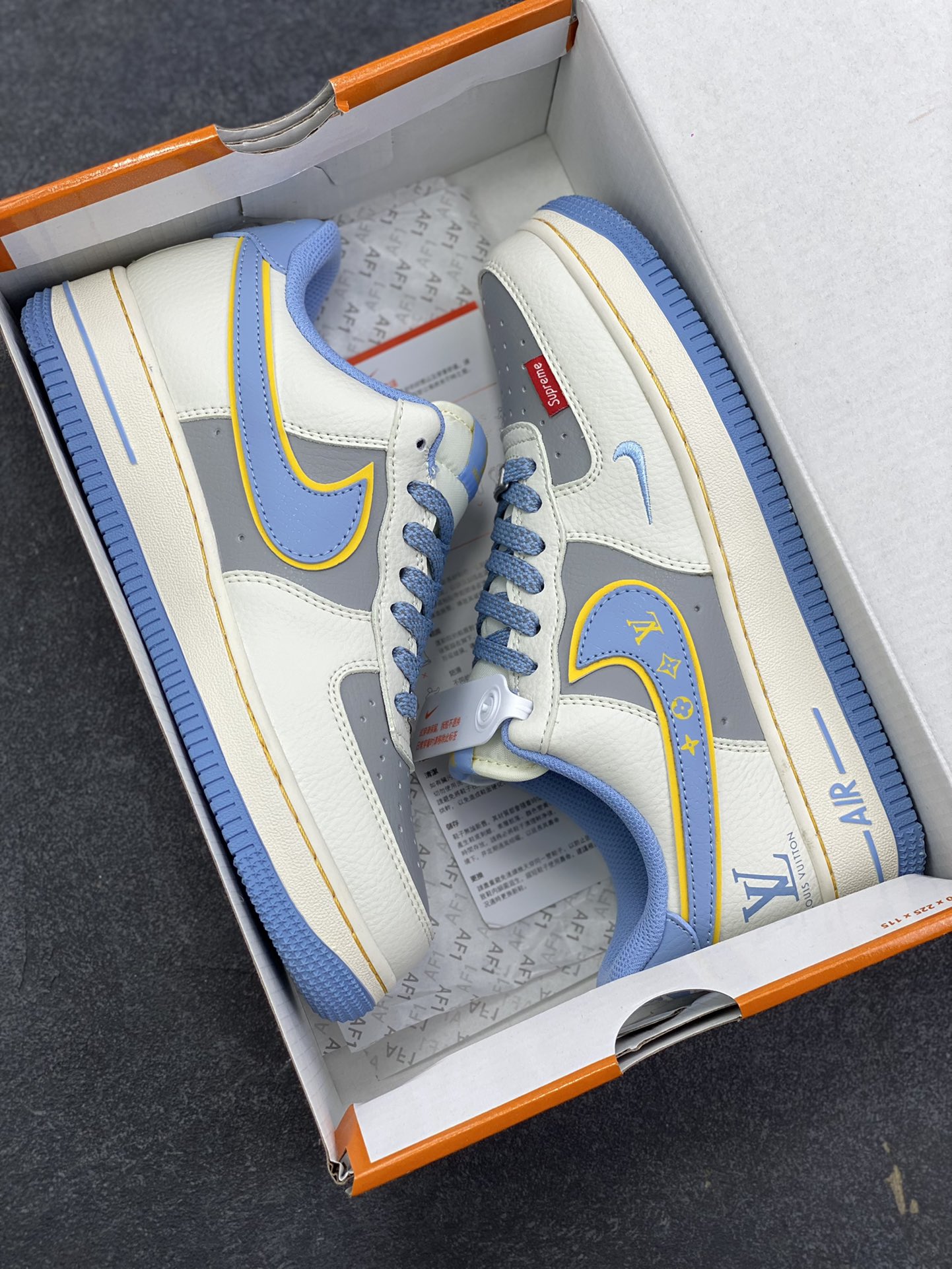 图片[9]-NIke Air Force 1 \’07 Low “LV，supreme联名——白蓝色”空军一号 低帮 运动鞋 休闲鞋 折边针车 工艺难度大 原楦头原纸板 原装鞋盒 定制五金配件 内置全掌气垫 原厂鞋底 货号：ZY1618-008 尺码：36 36.5 37.5 38 38.5 39 40 40.5 41 42 42.5 43 44 44.5 45-选品中心