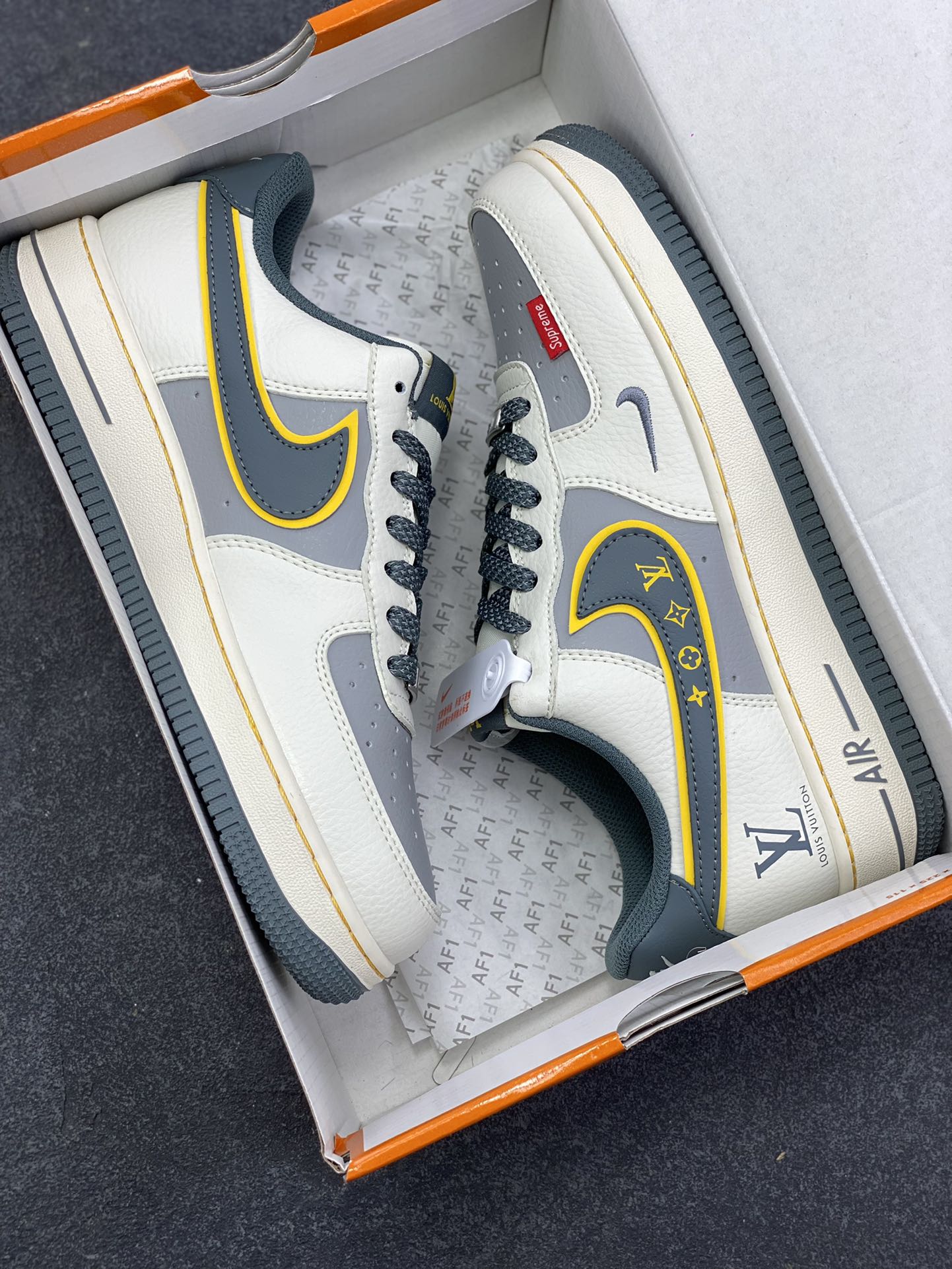 图片[9]-NIke Air Force 1 \’07 Low “LV，supreme联名——白灰色”空军一号 低帮 运动鞋 休闲鞋 折边针车 工艺难度大 原楦头原纸板 原装鞋盒 定制五金配件 内置全掌气垫 原厂鞋底 货号：ZY1618-007 尺码：36 36.5 37.5 38 38.5 39 40 40.5 41 42 42.5 43 44 44.5 45-选品中心