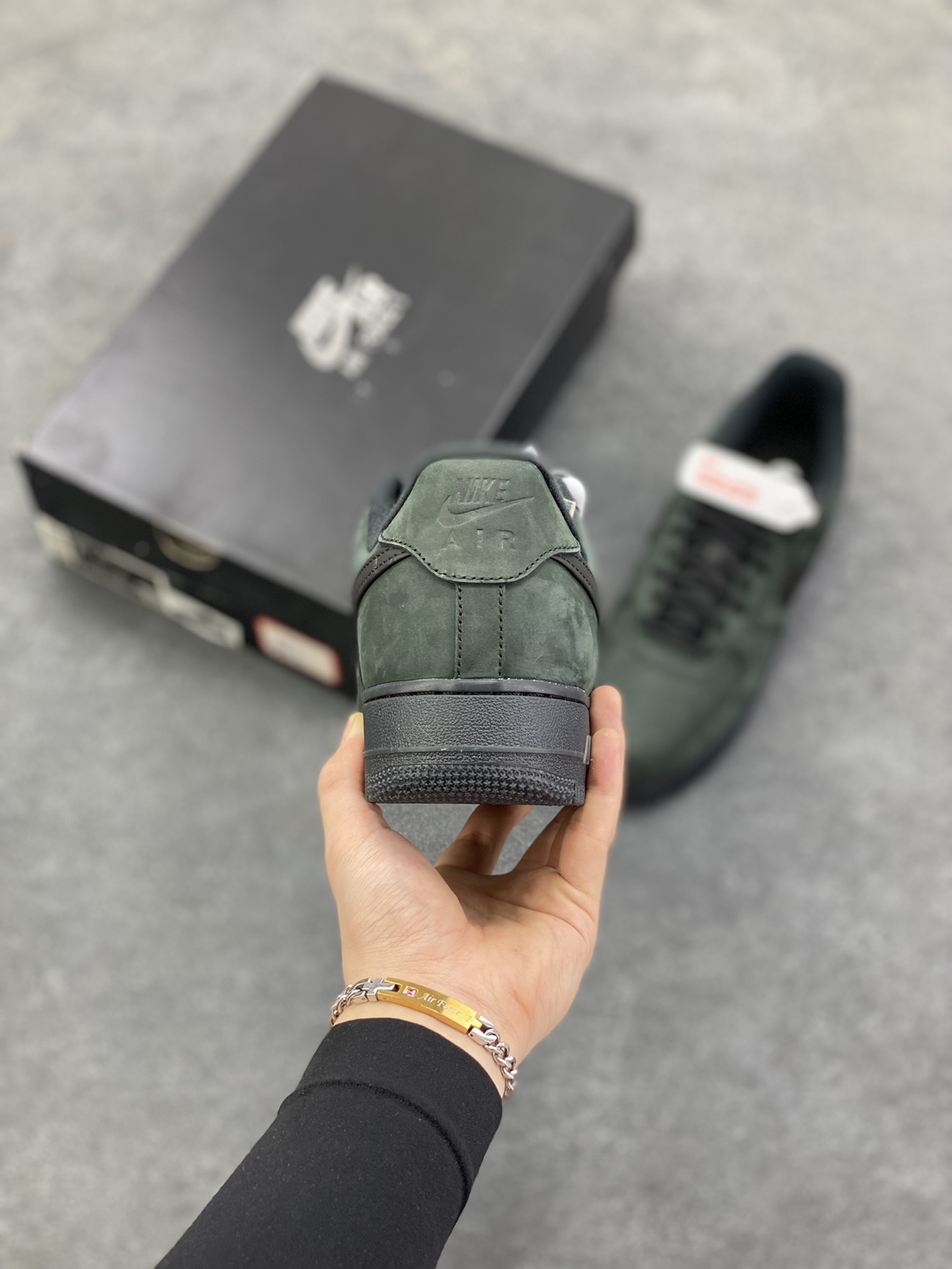图片[4]-HY版本💯 Nike Air Force 1 Low 墨绿黑 空军一号低帮运动休闲板鞋 原楦头原纸板 打造纯正空军版型 专注外贸渠道 全掌内置蜂窝气垫 原盒配件 原厂中底钢印、拉帮完美 货号：CJ9179-001 尺码：36 36.5 37.5 38 38.5 39 40 40.5 41 42 42.5 43 44 44.5 45 46-选品中心