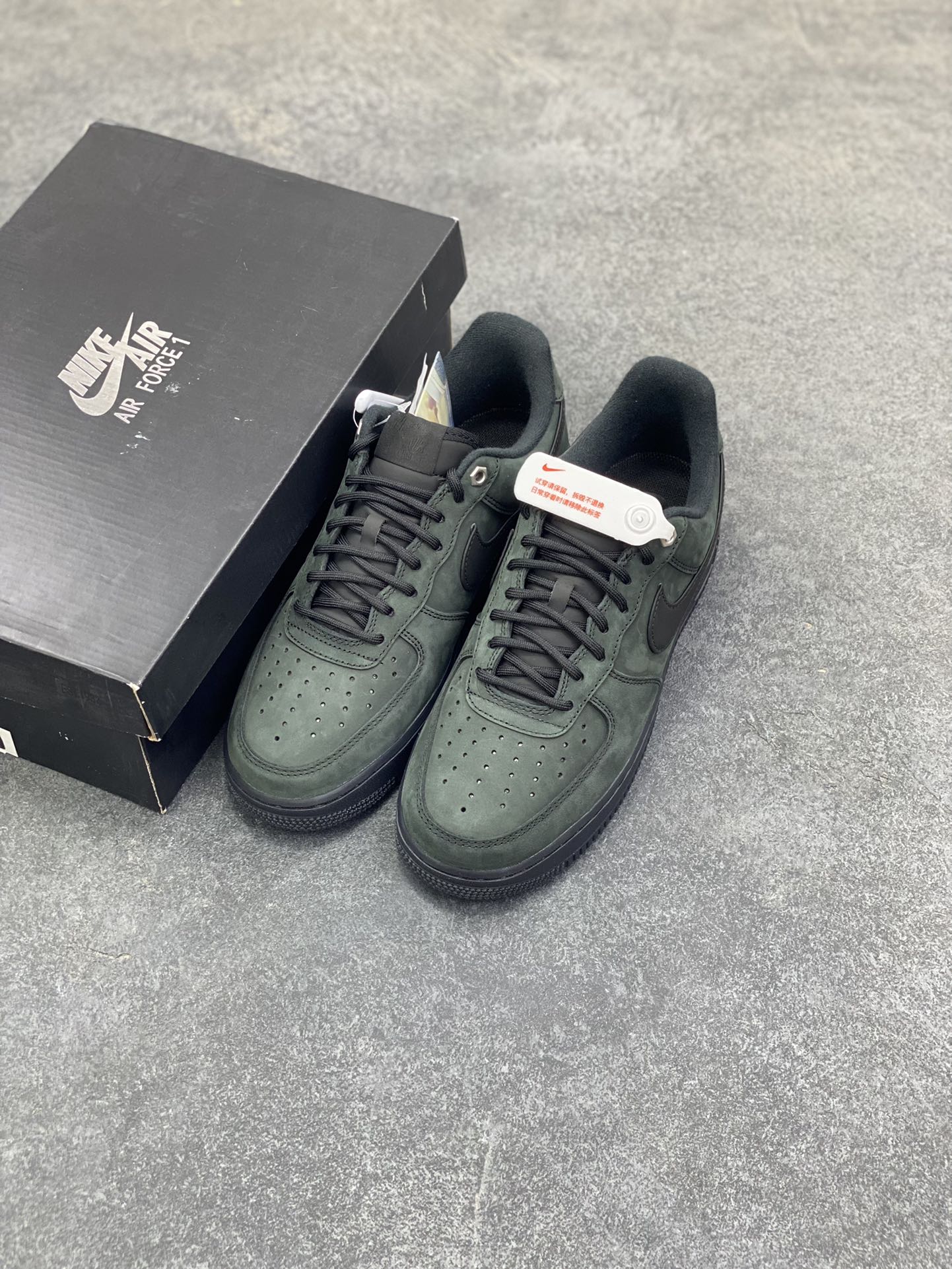 图片[8]-HY版本💯 Nike Air Force 1 Low 墨绿黑 空军一号低帮运动休闲板鞋 原楦头原纸板 打造纯正空军版型 专注外贸渠道 全掌内置蜂窝气垫 原盒配件 原厂中底钢印、拉帮完美 货号：CJ9179-001 尺码：36 36.5 37.5 38 38.5 39 40 40.5 41 42 42.5 43 44 44.5 45 46-选品中心