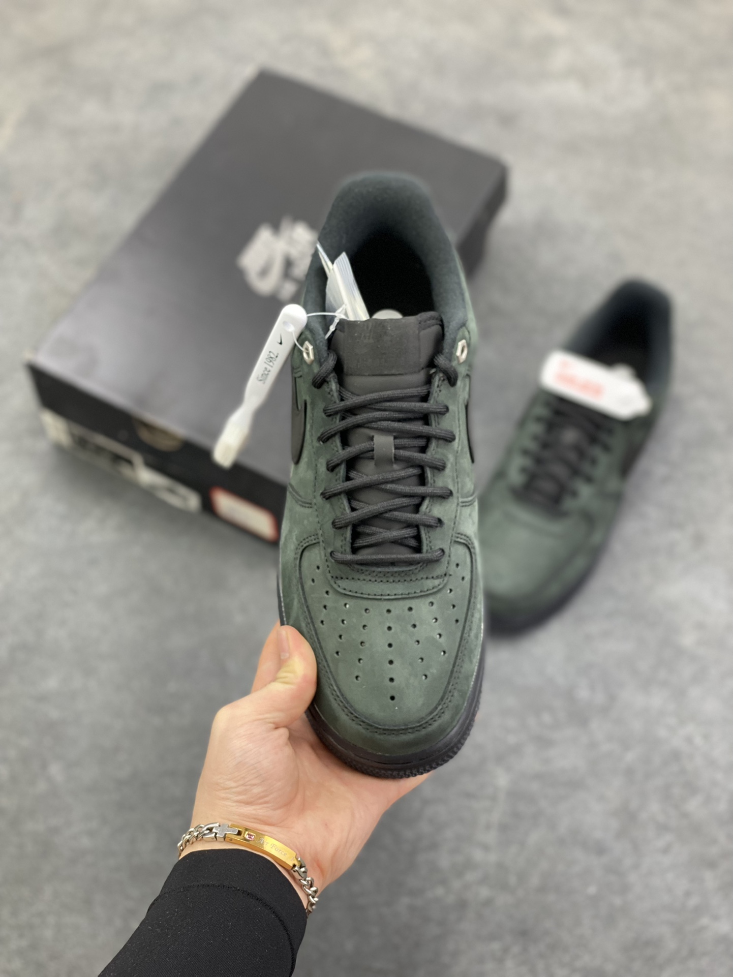 图片[2]-HY版本💯 Nike Air Force 1 Low 墨绿黑 空军一号低帮运动休闲板鞋 原楦头原纸板 打造纯正空军版型 专注外贸渠道 全掌内置蜂窝气垫 原盒配件 原厂中底钢印、拉帮完美 货号：CJ9179-001 尺码：36 36.5 37.5 38 38.5 39 40 40.5 41 42 42.5 43 44 44.5 45 46-选品中心
