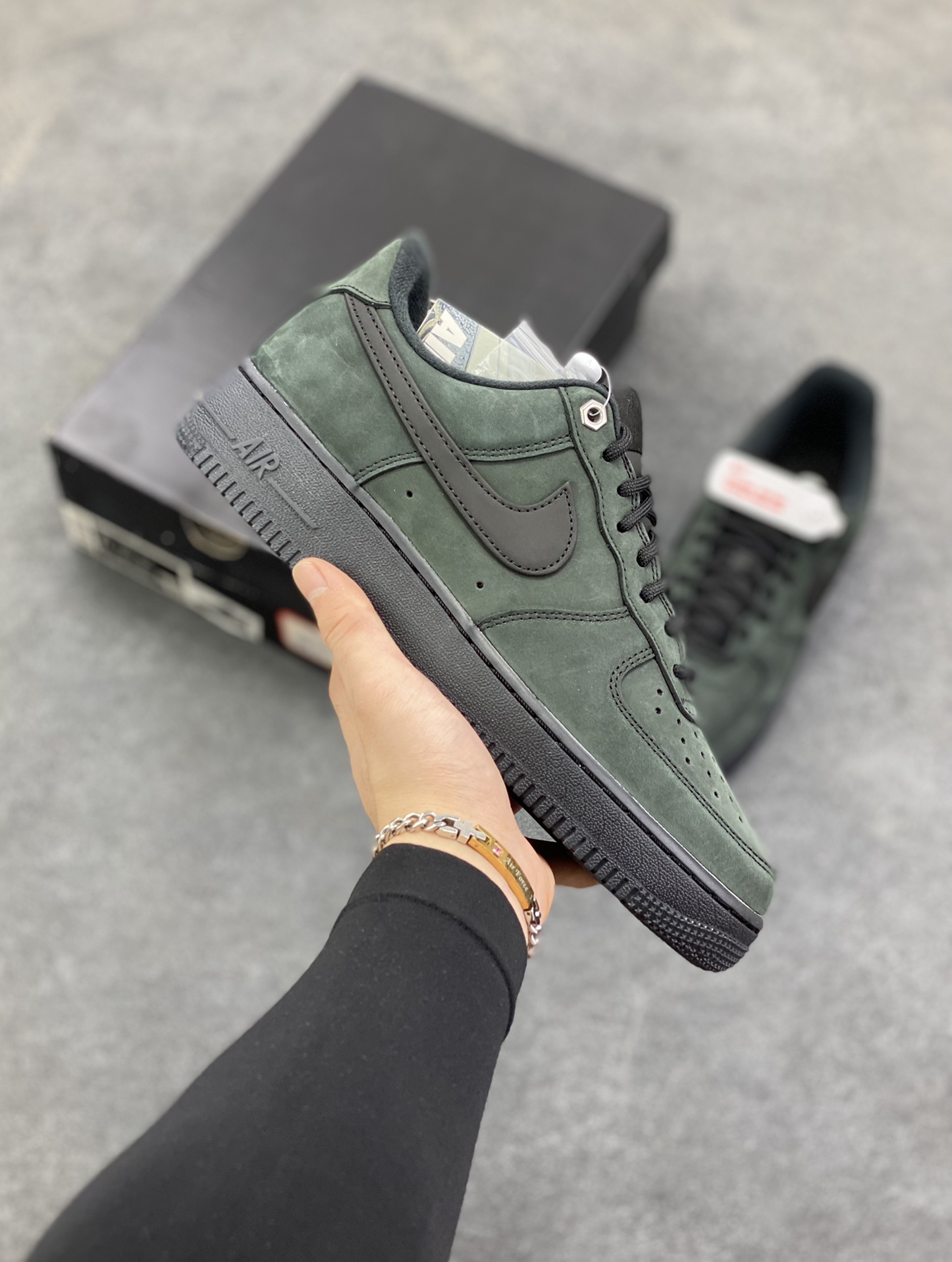 HY版本💯 Nike Air Force 1 Low 墨绿黑 空军一号低帮运动休闲板鞋 原楦头原纸板 打造纯正空军版型 专注外贸渠道 全掌内置蜂窝气垫 原盒配件 原厂中底钢印、拉帮完美 货号：CJ9179-001 尺码：36 36.5 37.5 38 38.5 39 40 40.5 41 42 42.5 43 44 44.5 45 46-选品中心