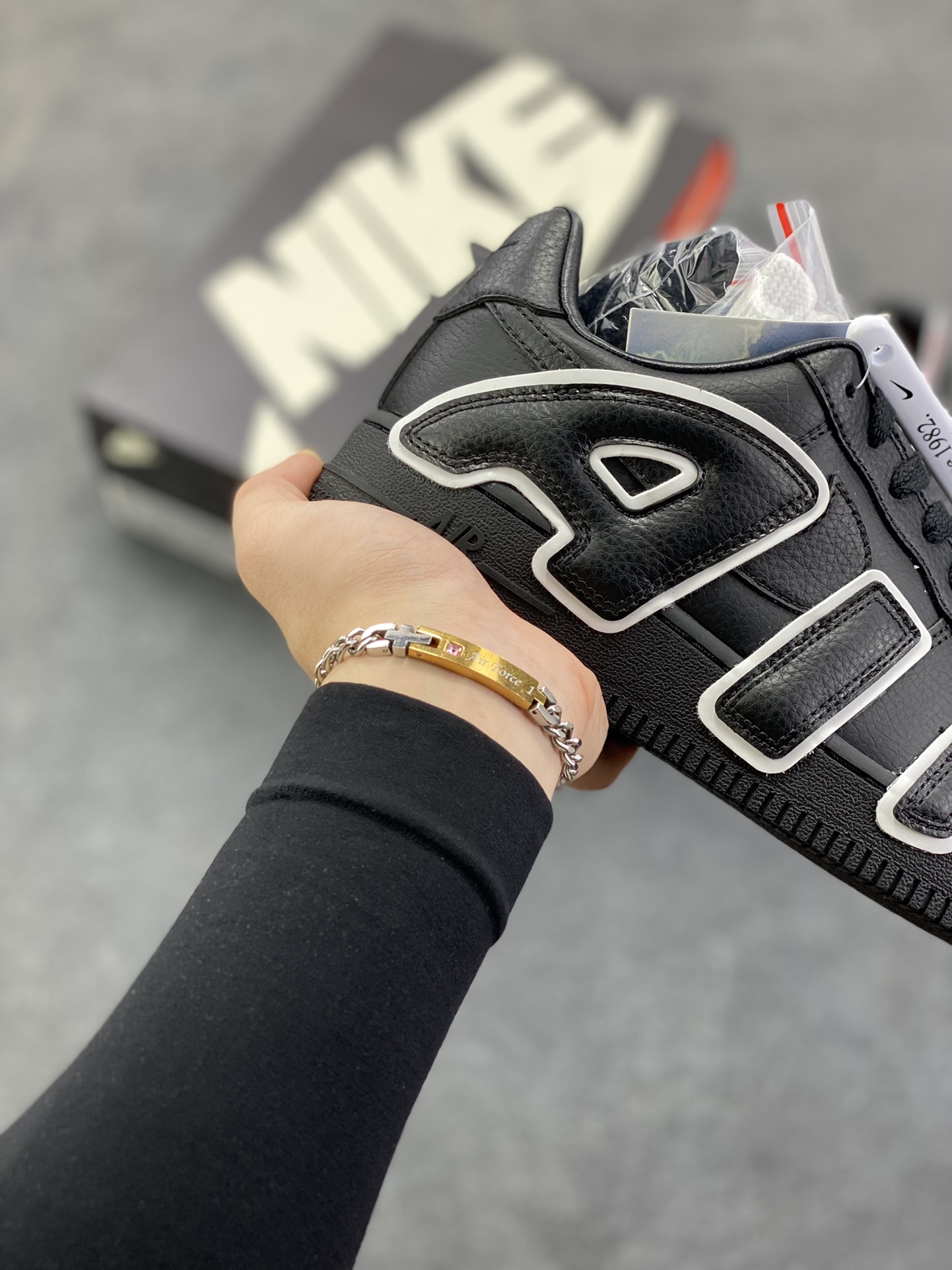 图片[6]-HY版本💯 Nike Air Force 1 Low CPFM联名黑 空军一号低帮运动休闲板鞋 原楦头原纸板 打造纯正空军版型 专注外贸渠道 全掌内置蜂窝气垫 原盒配件 原厂中底钢印、拉帮完美 货号：HJ8463-001 尺码：36 36.5 37.5 38 38.5 39 40 40.5 41 42 42.5 43 44 44.5 45 46-选品中心