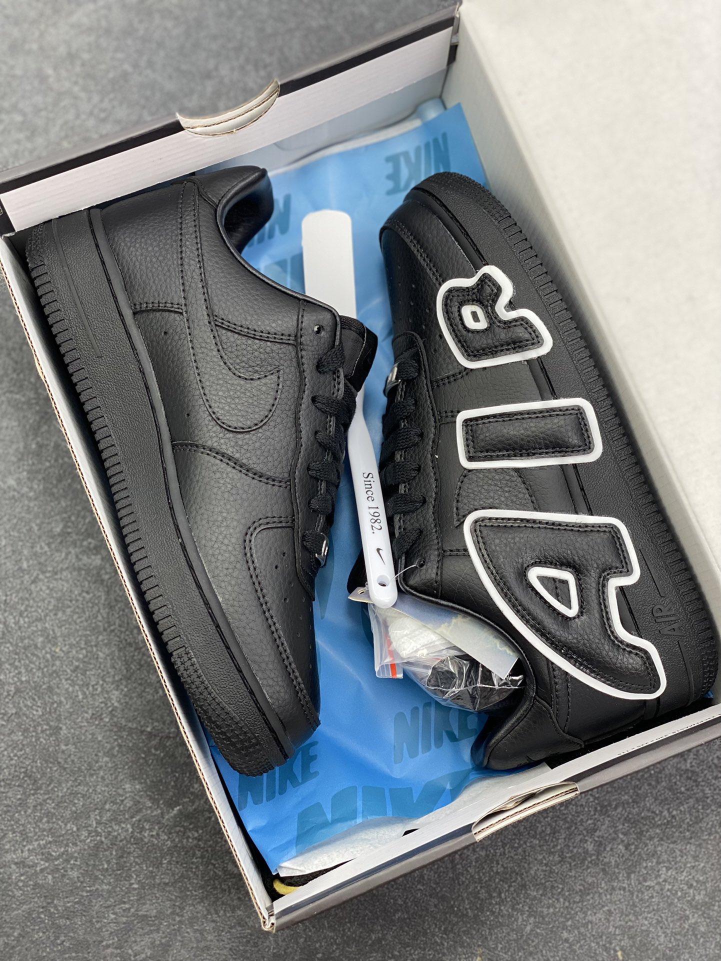 图片[9]-HY版本💯 Nike Air Force 1 Low CPFM联名黑 空军一号低帮运动休闲板鞋 原楦头原纸板 打造纯正空军版型 专注外贸渠道 全掌内置蜂窝气垫 原盒配件 原厂中底钢印、拉帮完美 货号：HJ8463-001 尺码：36 36.5 37.5 38 38.5 39 40 40.5 41 42 42.5 43 44 44.5 45 46-选品中心