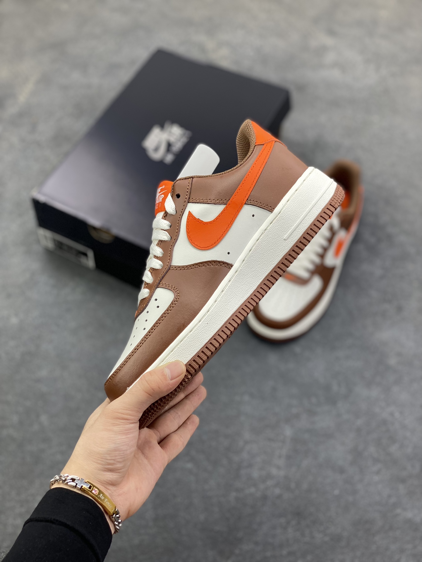 图片[3]-Nike Air Force 1 Low 白棕 空军一号低帮运动休闲板鞋 原楦头原纸板 打造纯正空军版型 专注外贸渠道 全掌内置蜂窝气垫 原盒配件 原厂中底钢印、拉帮完美 货号：ID7545-221 尺码：35.5 36 36.5 37.5 38 38.5 39 40 40.5 41 42 42.5 43 44 44.5 45-选品中心