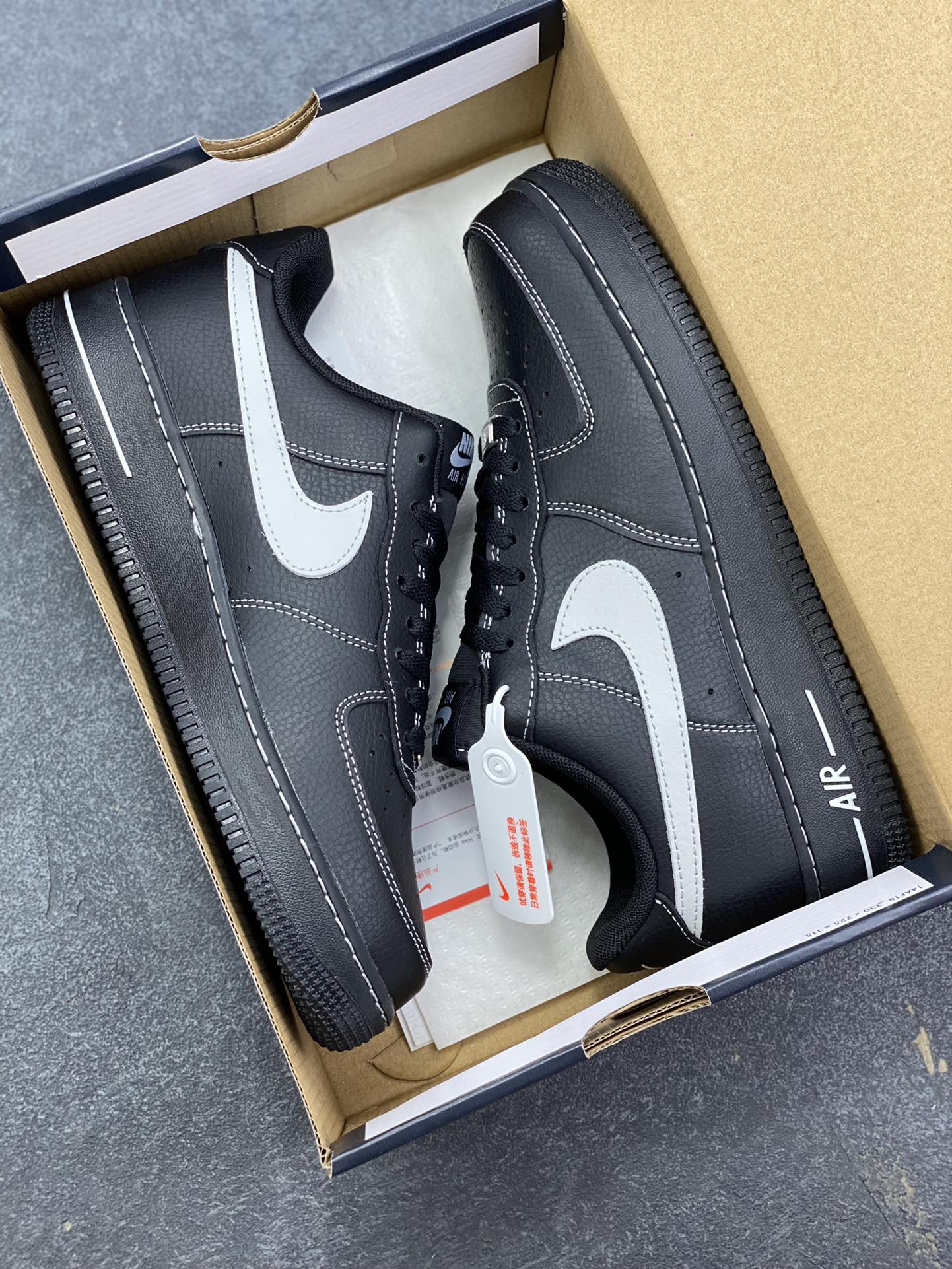 图片[9]-Nike Air Force 1 Low 黑灰 原楦头原纸板 打造纯正空军版型 专注外贸渠道 全掌内置蜂窝气垫 原盒配件 原厂中底钢印、拉帮完美 货号：HQ2037-006 尺码：36 36.5 37.5 38 38.5 39 40 40.5 41 42 42.5 43 44 44.5 45-选品中心