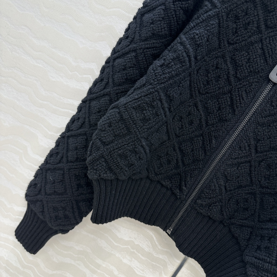 独家首发❤️原单品质💕lou神仙颜值滑雪系列限定新品！高级翻领MONOGRAM提花羊绒外套！短款连帽拉链