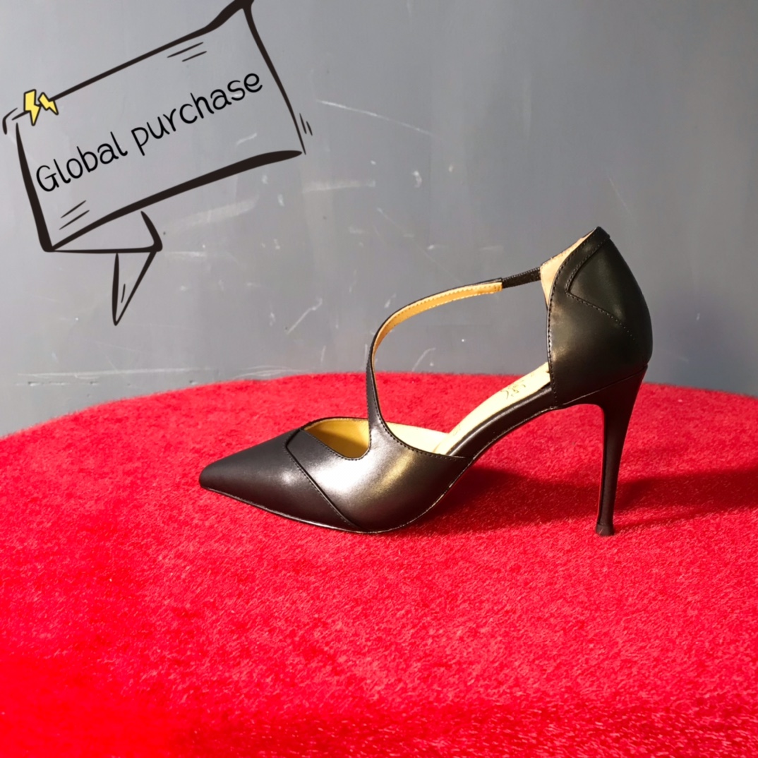 NO:574059,High-end customized autumn and winter classic H8.5Cm, size 34-42. Leather outsole. 9039-066. Black cowhide. Apricot leather lining. Standard European code No: 9039-066 Color: black Material: cowhide Lining: goat leather Heel heigh: 8.5Cm Sole: leather sole Size: EUR 35-42 (US 4-11):,, christian  louboutin,cowhide,leather soles19860909高端订制 秋冬精典款 H8.5Cm,尺码34-42码.真皮大底.9039-066.黑色牛皮.杏色皮里. 标准欧码 No:9039-066 Color:black Material:cowhide Lining:goat leather Heel heigh:8.5Cm Sole:leather sole Size:EUR 35－42（US 4一11) :,,christian louboutin,cowhide,Leather soles,Women's Shoes