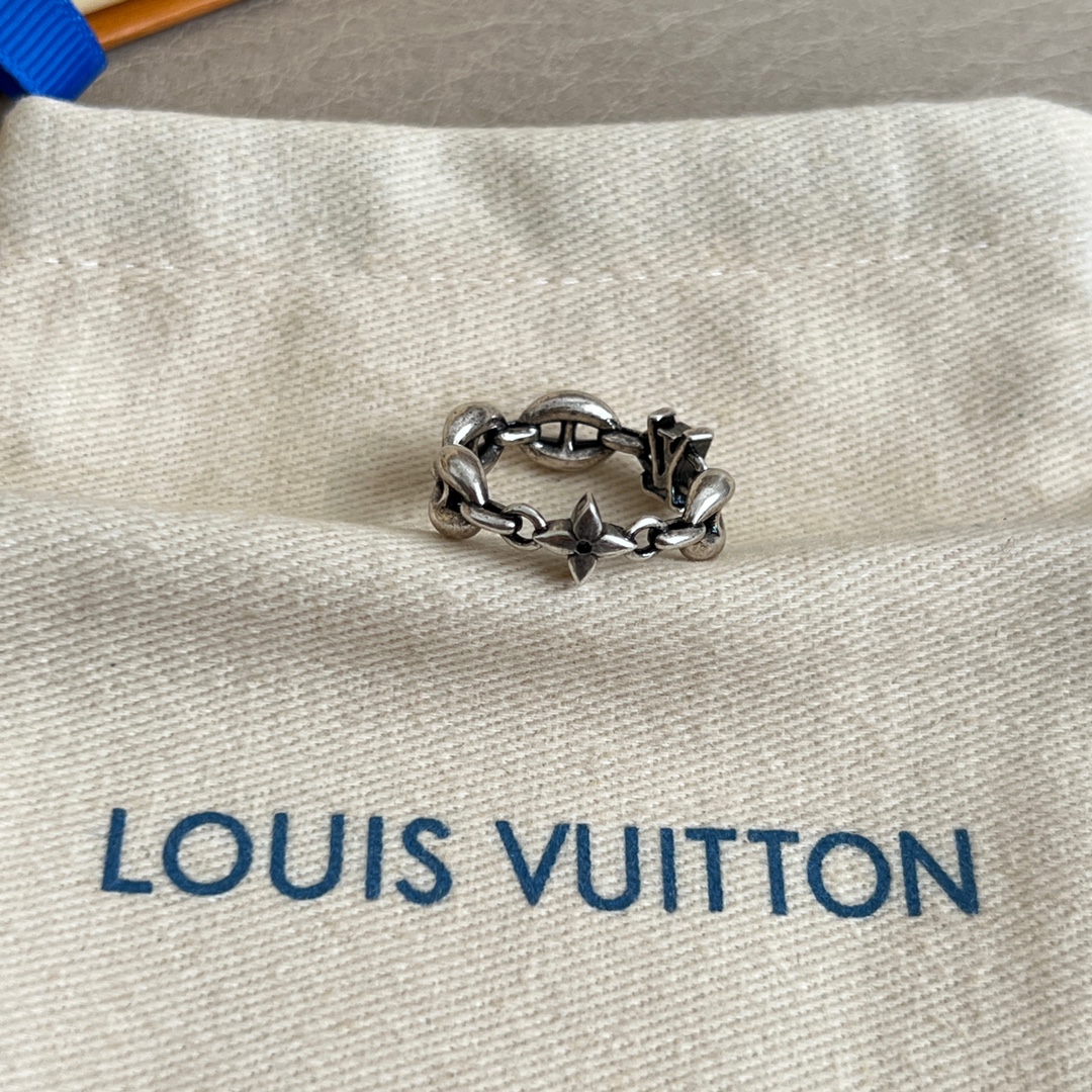 】。新款。原单货LV  做旧复古  戒指🔹🔹Louis Vuitton 路易威登 戒指🔹专柜一致材质 火