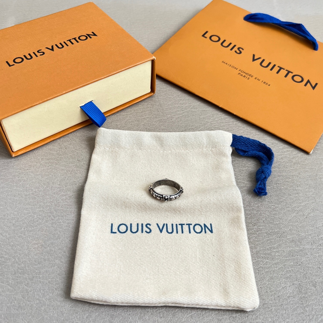 】。新款。原单货LV  做旧复古  戒指🔹🔹Louis Vuitton 路易威登 戒指🔹专柜一致材质 火