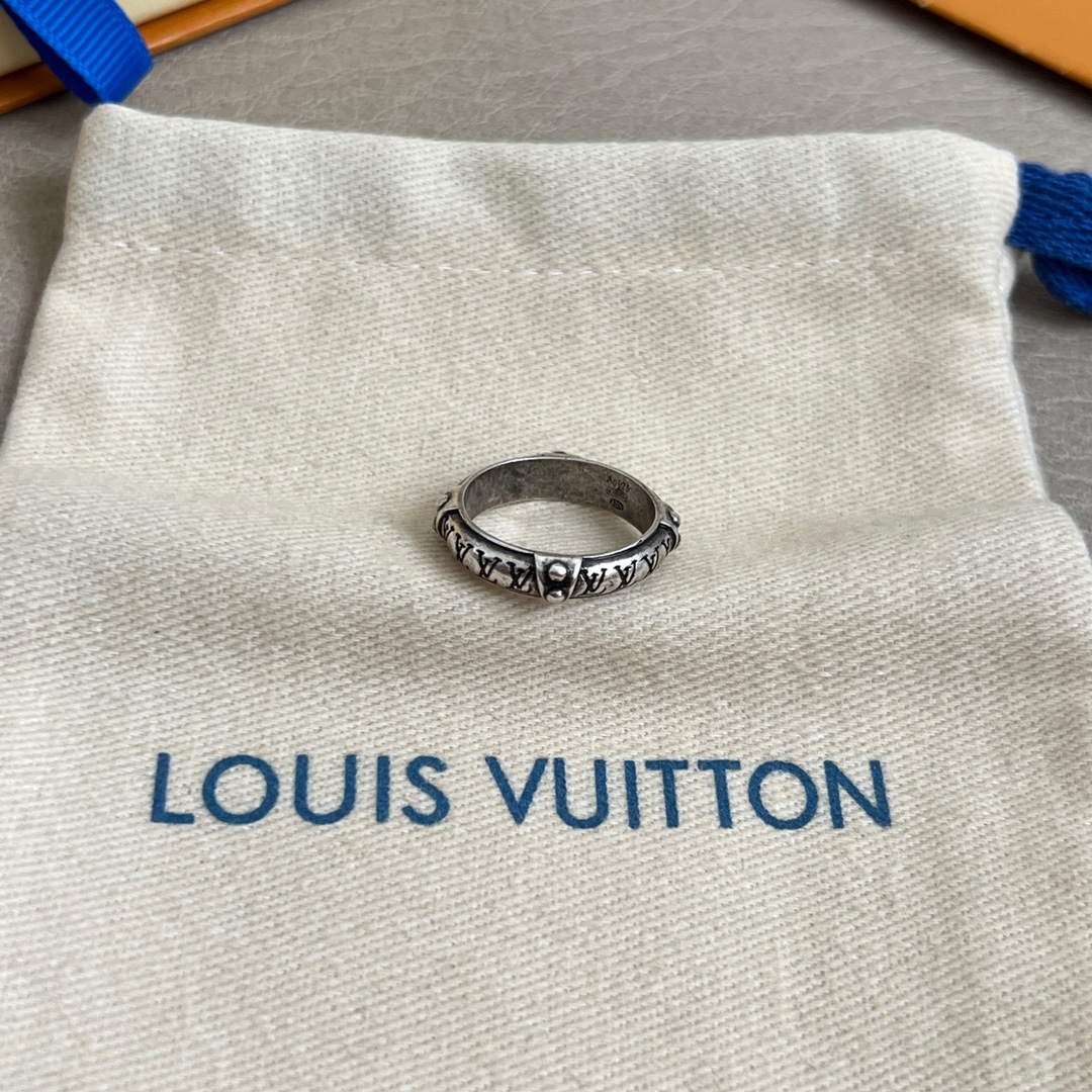 】。新款。原单货LV  做旧复古  戒指🔹🔹Louis Vuitton 路易威登 戒指🔹专柜一致材质 火