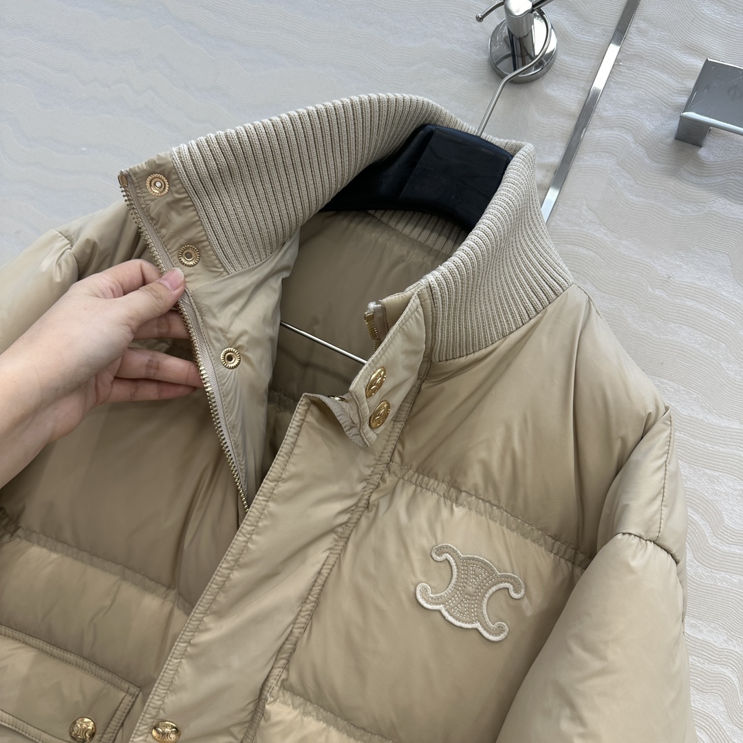 独家首发💙原单品质CE英伦风穿搭！美拉徳凯旋门刺绣羽绒服。定制羊毛罗纹，经典夹克面包服高级感满满的。进口