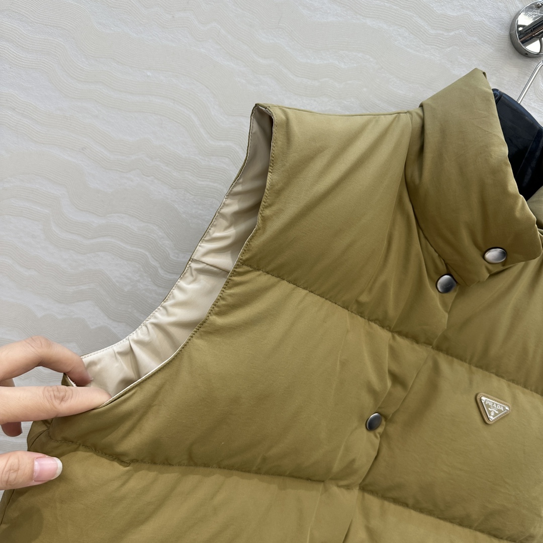 独家首发❤️高端原单品质PR长期主义秋冬新品，行走的背心面包服！原版开发面料工装立领马甲羽绒服，时髦精必