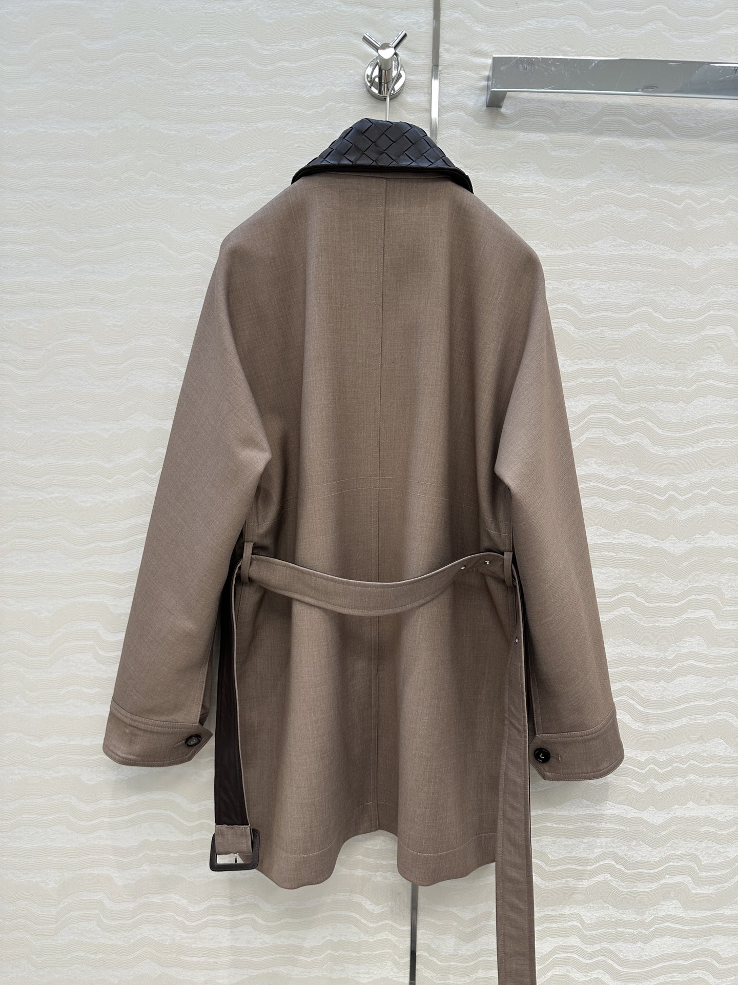 独家首发💕高端原单品质，BV长期主义。巴恩风时髦穿搭！25s早秋新品夹克风衣外套！定制进口100%小羊皮