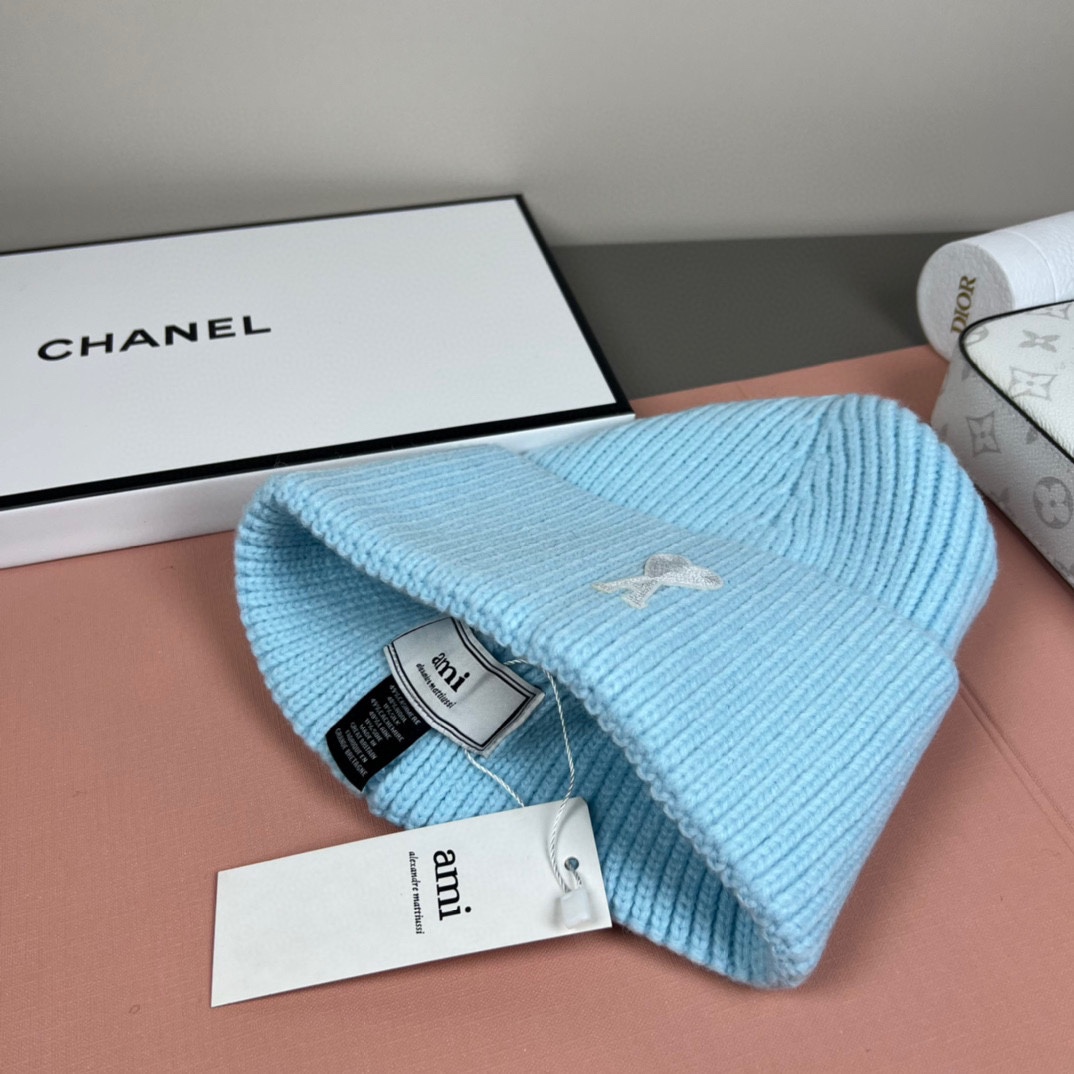 配防尘袋【ami法国潮牌】专柜新款简约时尚毛线针织，很潮！休闲运动款，经典制作，超级好搭衣服！