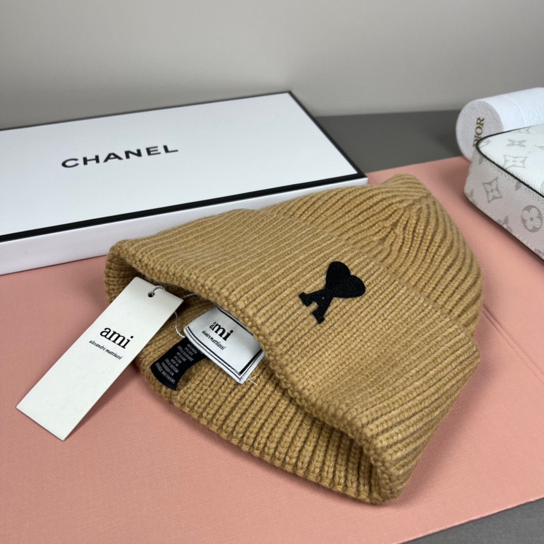 配防尘袋【ami法国潮牌】专柜新款简约时尚毛线针织，很潮！休闲运动款，经典制作，超级好搭衣服！